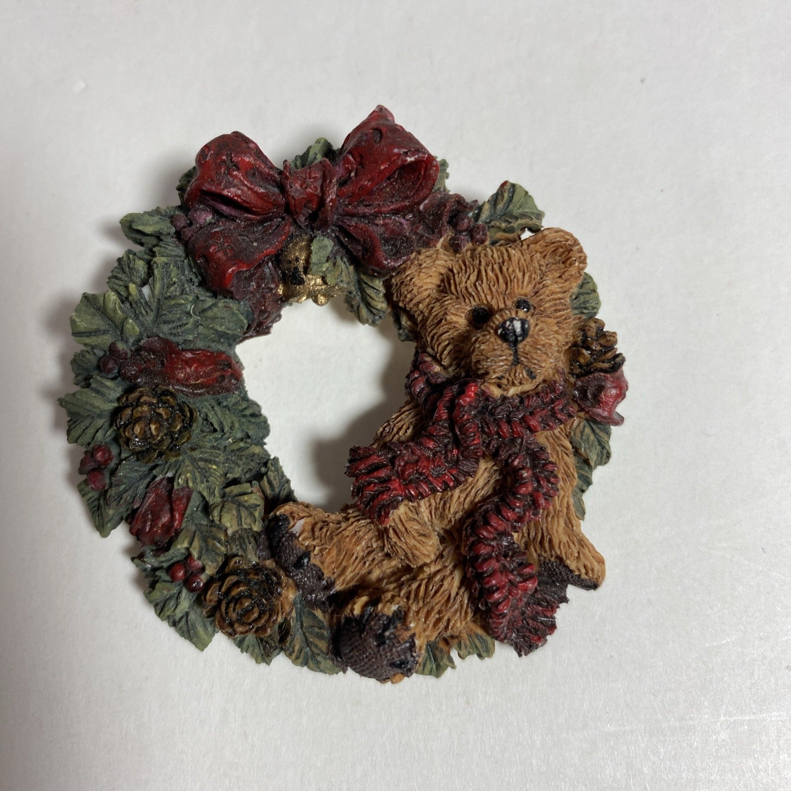 Boyds Bears Pin Brooch Christmas Wreath Holiday Clothing Accessory