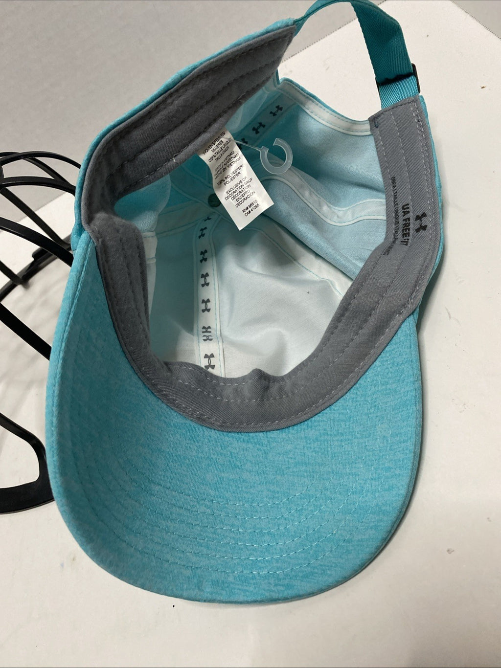 UNDER ARMOUR hat lightweight Turquoise adjustable cap white logo -