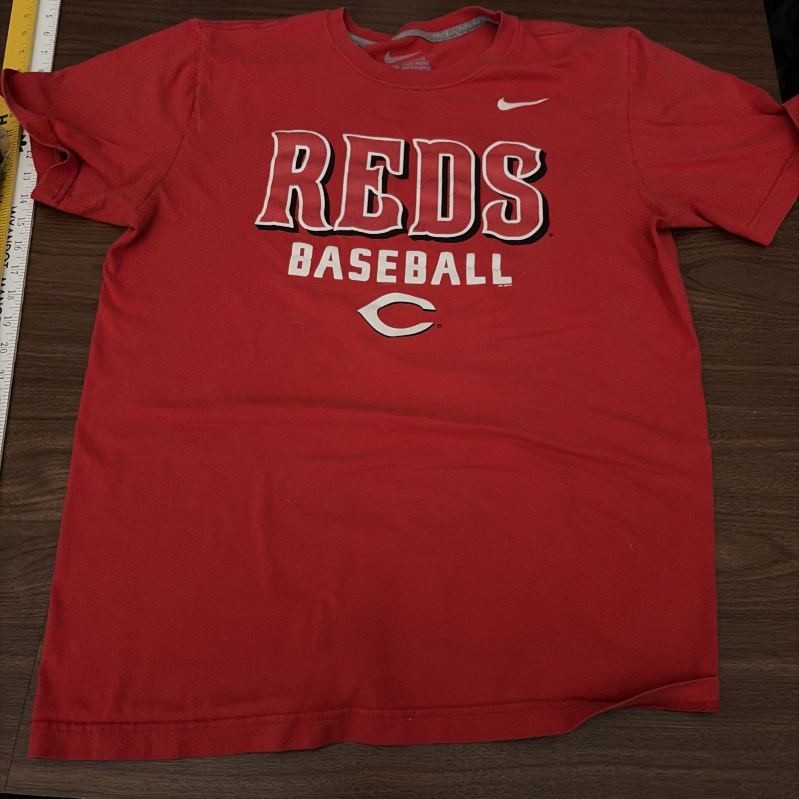 Nike Men's Size Large Cincinnati Reds Baseball Red T-Shirt MLB