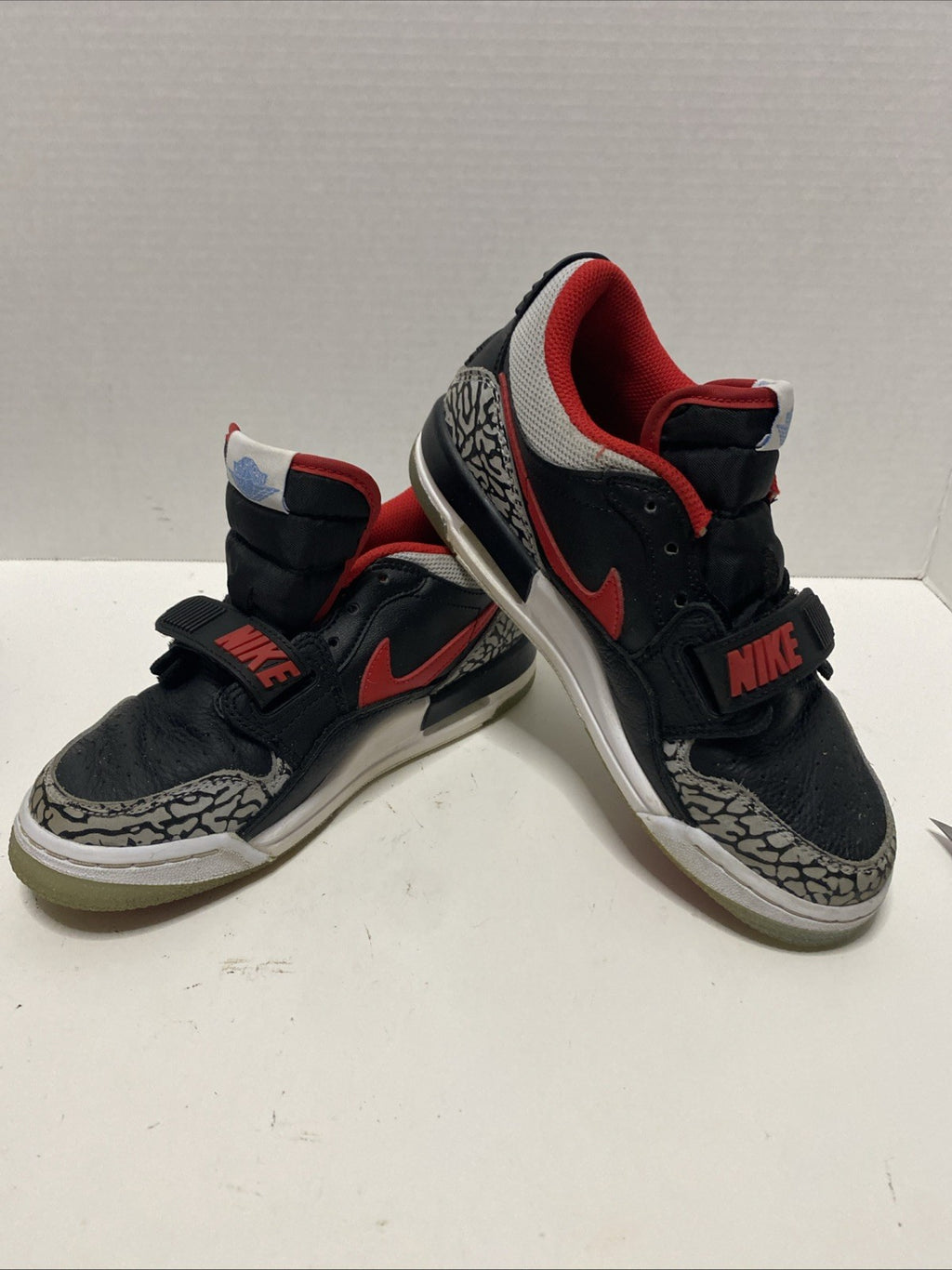 Nike Boys Air Jordan Legacy 312  Black Basketball Shoes Sneakers 4Y No Laces
