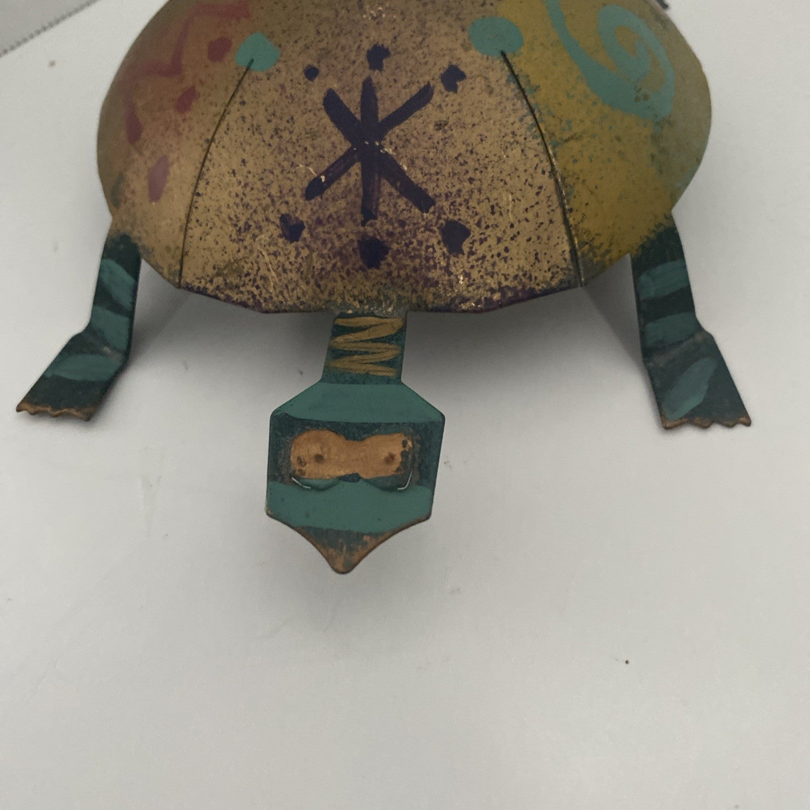 Young Stown Metal turtle decor gold and black