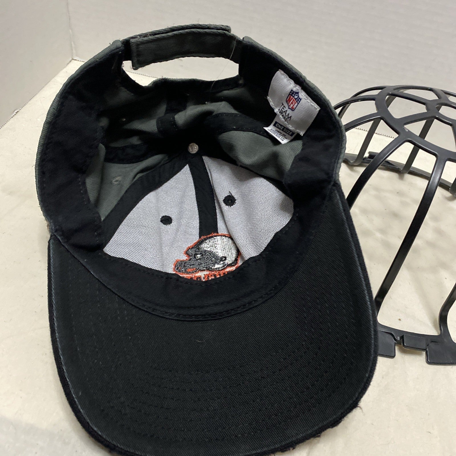 Cleveland Browns NFL Team Apparel Hat One Size Fit Strapback  Embroidered