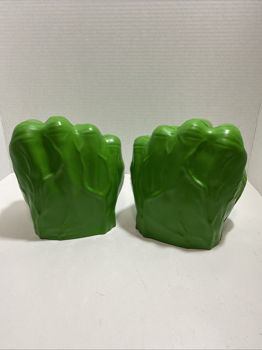 Avengers The Incredible HULK SMASH FISTS Hasbro Marvel 2023 Foam Hands