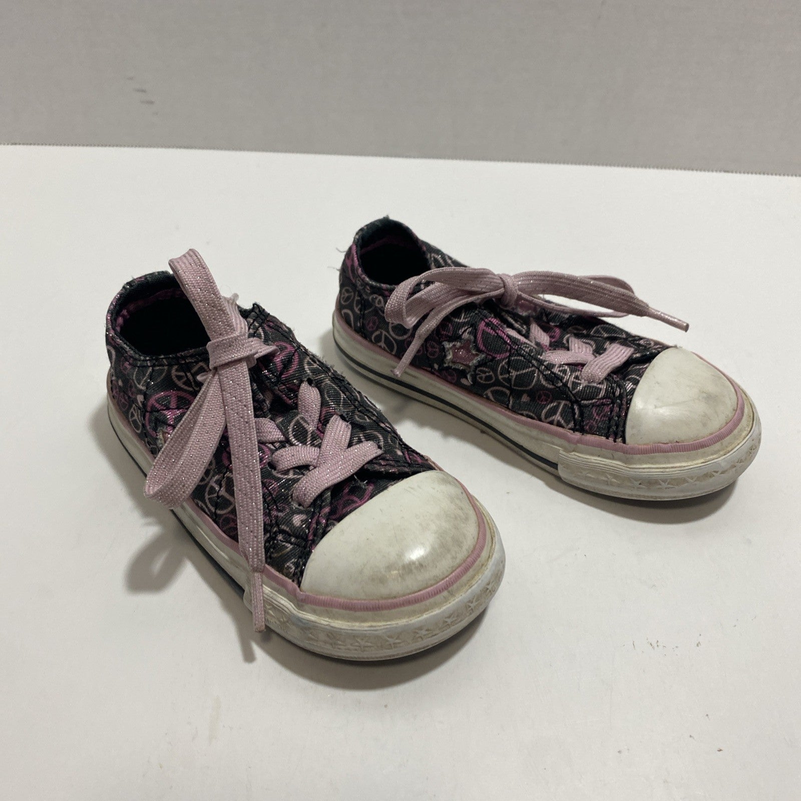 Converse All Star Low Top Girl Shoe US Size 7 Peace Sign Pink Black