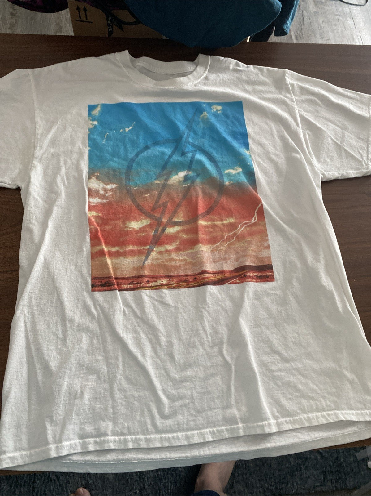 DC the flash men’s white short sleeve T-shirt size extra large superhero heroes