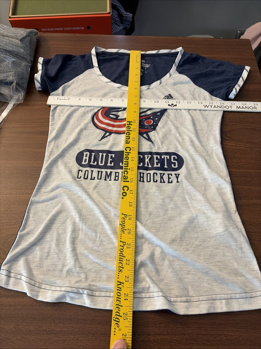 Adidas Women’s Small NHL Columbus Blue Jackets Short Sleeve Shirt