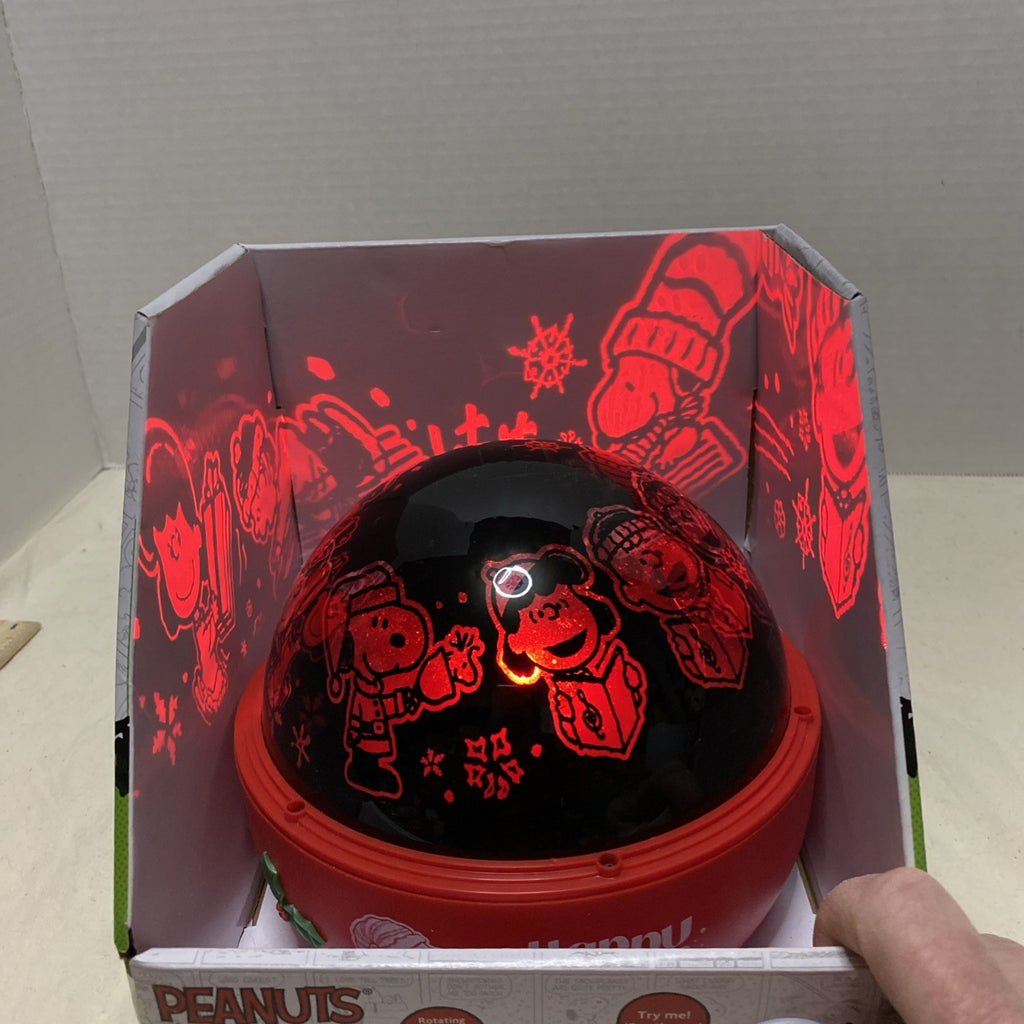 Peanuts Snoopy LED Shadow Lights Christmas Rotating Light Show New