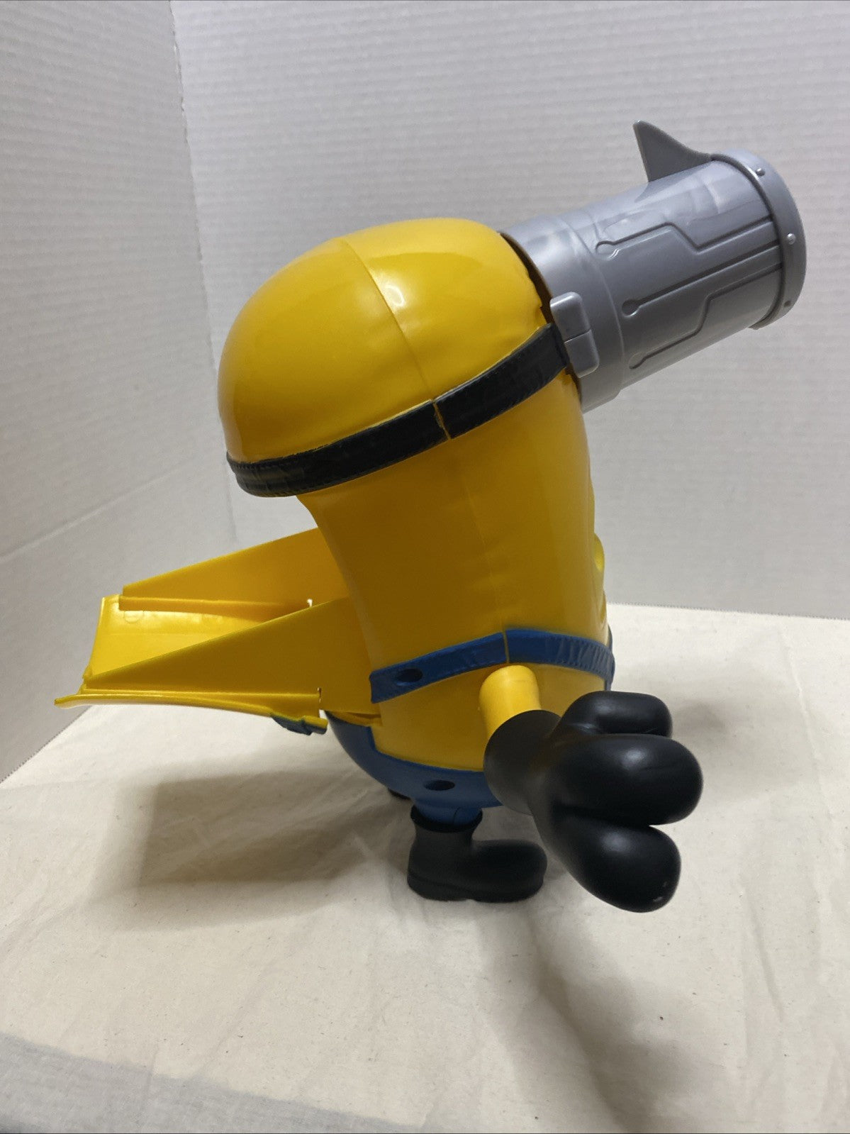 💛 DESPICABLE ME 4 Mega MEL Minion Popcorn Bucket AMC - LIGHTS UP Collectible 💛