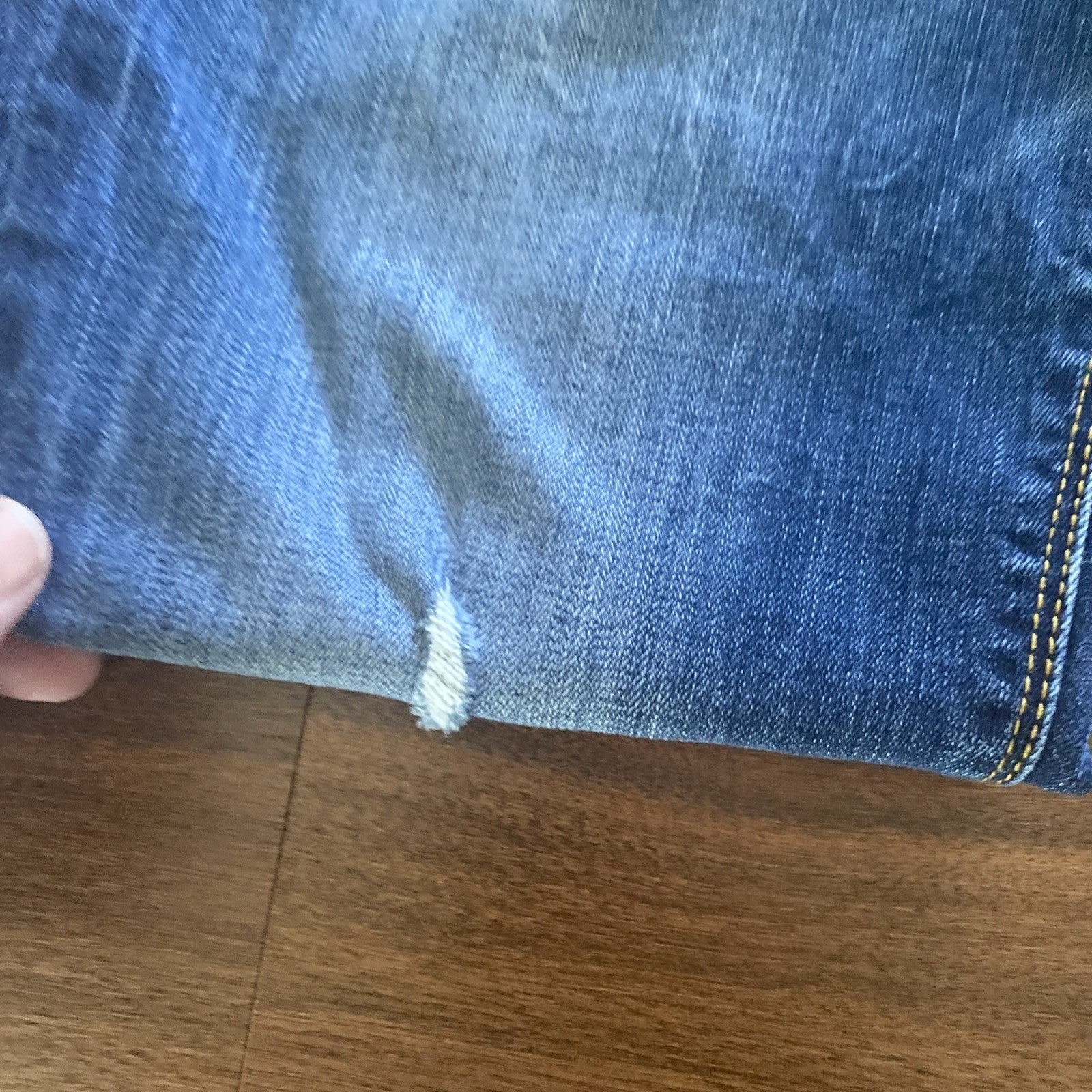 Maurices Jeans Womens 9/10 Blue Medium Wash Slim Straight Leg Distressed