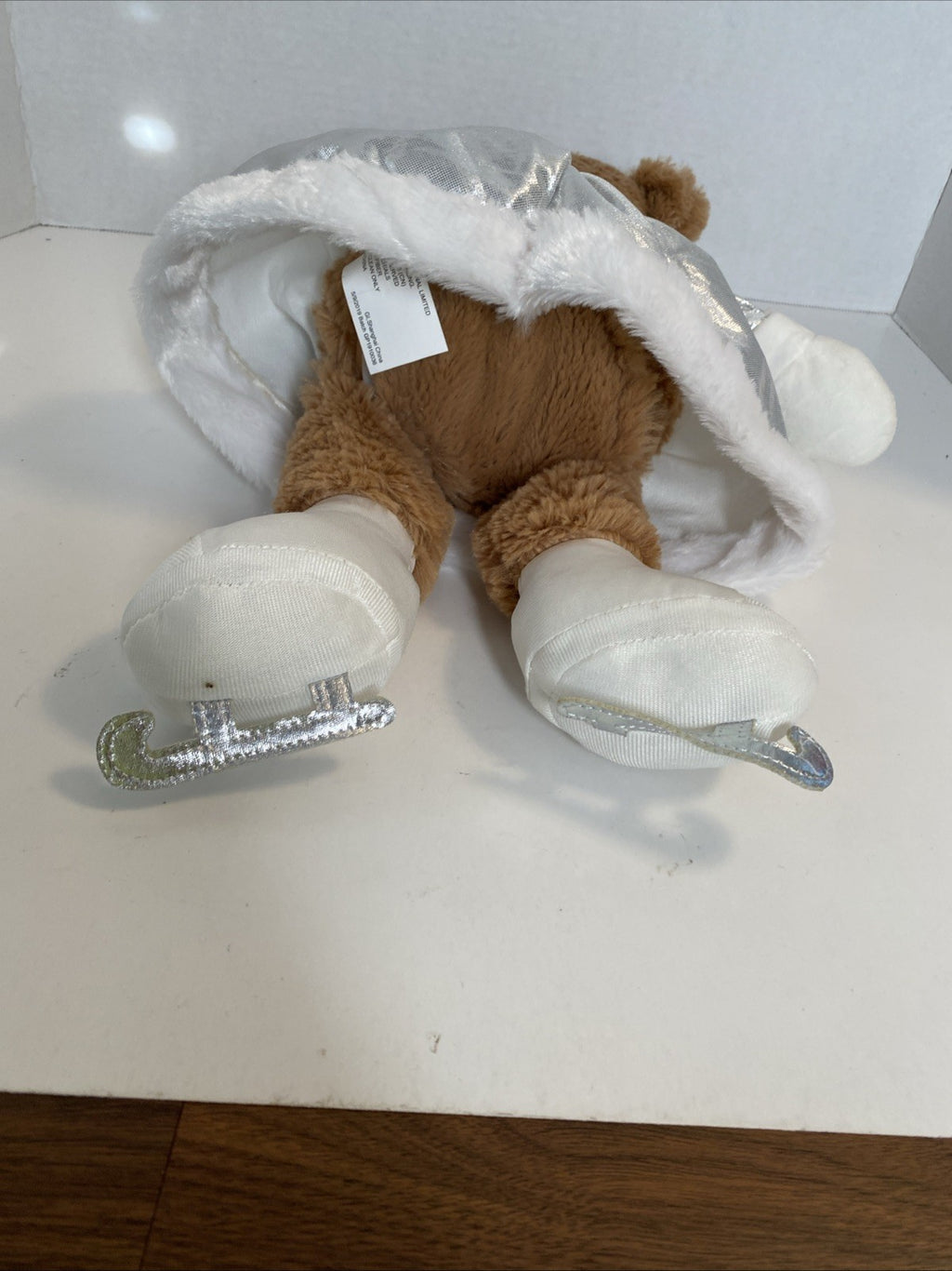Giggles International Holiday Ice Skater Plush Bear Plays "Winter Wonderland"