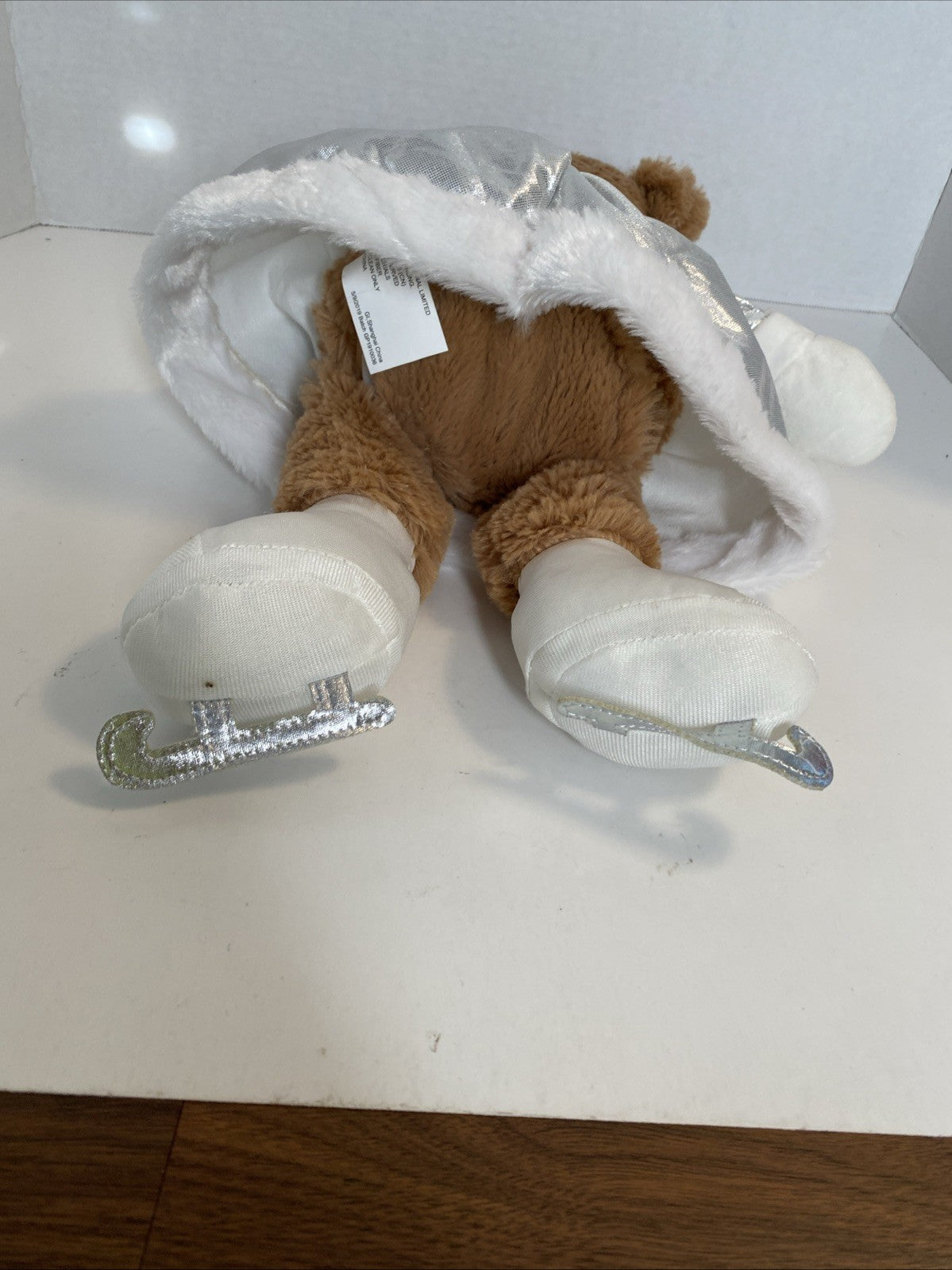 Giggles International Holiday Ice Skater Plush Bear Plays "Winter Wonderland"