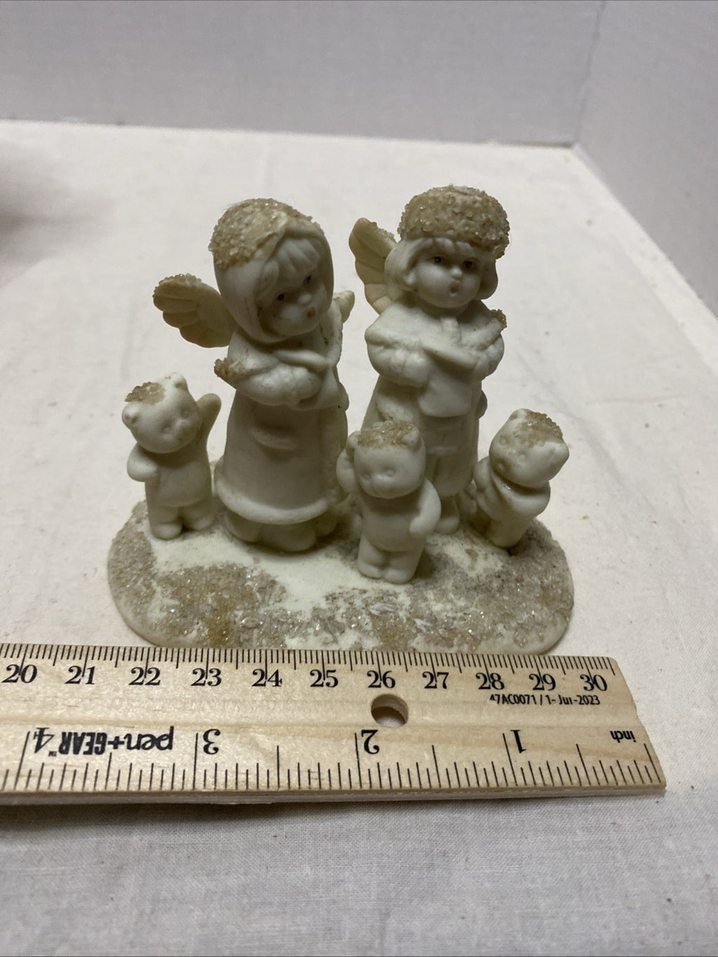 Little Miracles  Angels Singing with Bears - Porcelain Russ Berrie # 35759