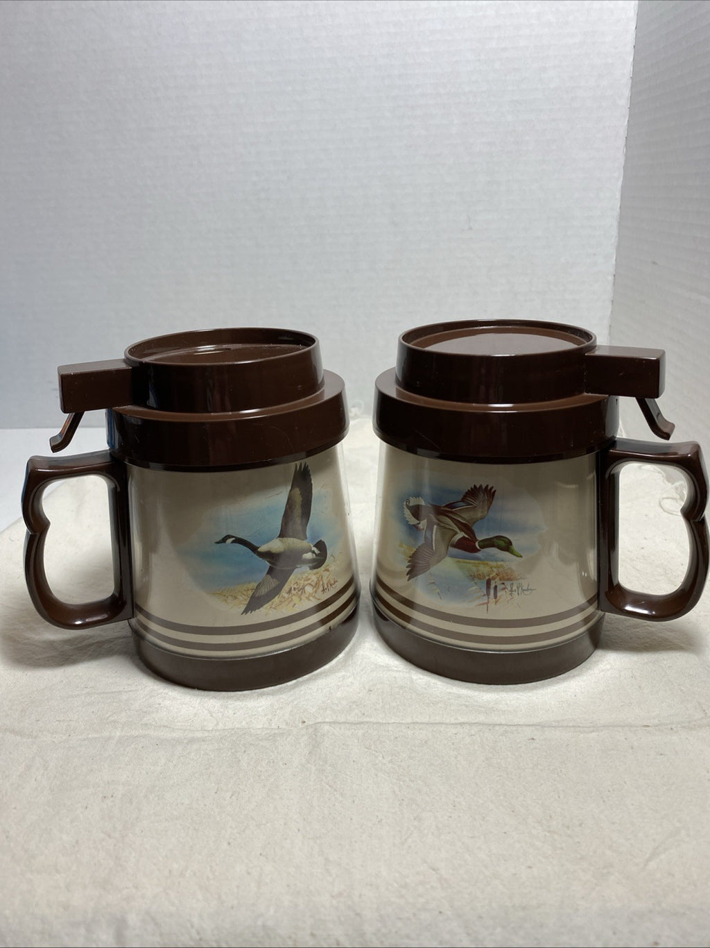 2 Vintage Thermo Serv Les Kouba Canadian Goose & Mallard Duck Spill Proof Mugs
