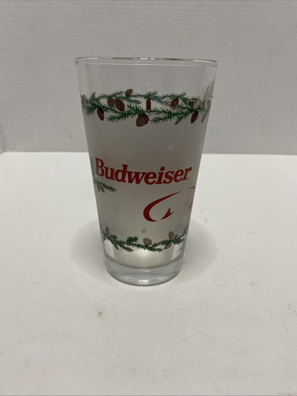 Budweiser Happy Holidays Beer Pint Glass Frosted Clydesdales