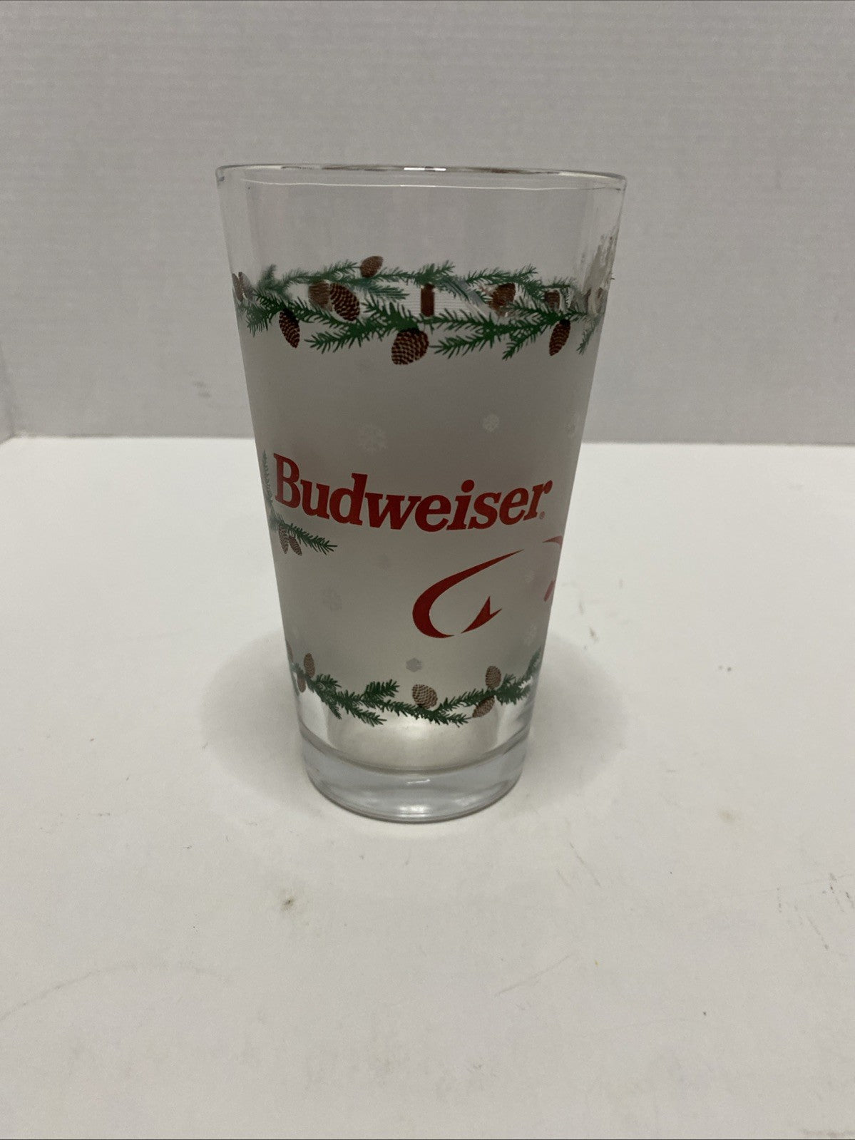 Budweiser Happy Holidays Beer Pint Glass Frosted Clydesdales