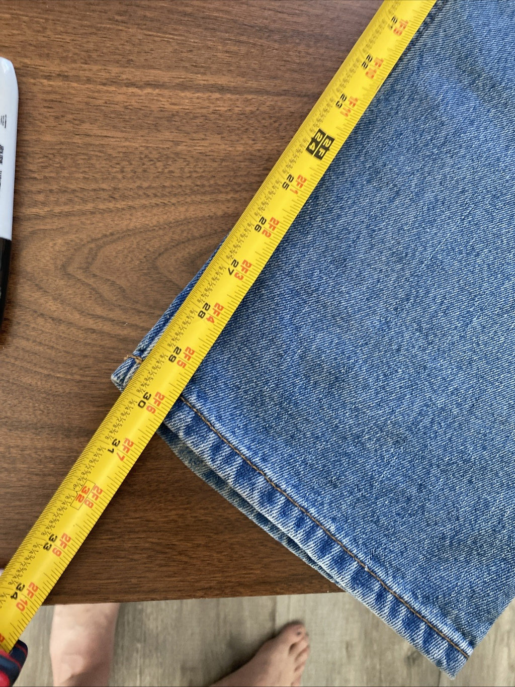 Levi's 550 Relaxed Fit Straight Denim Blue Jeans Mens Size 42X30 Very Nice!