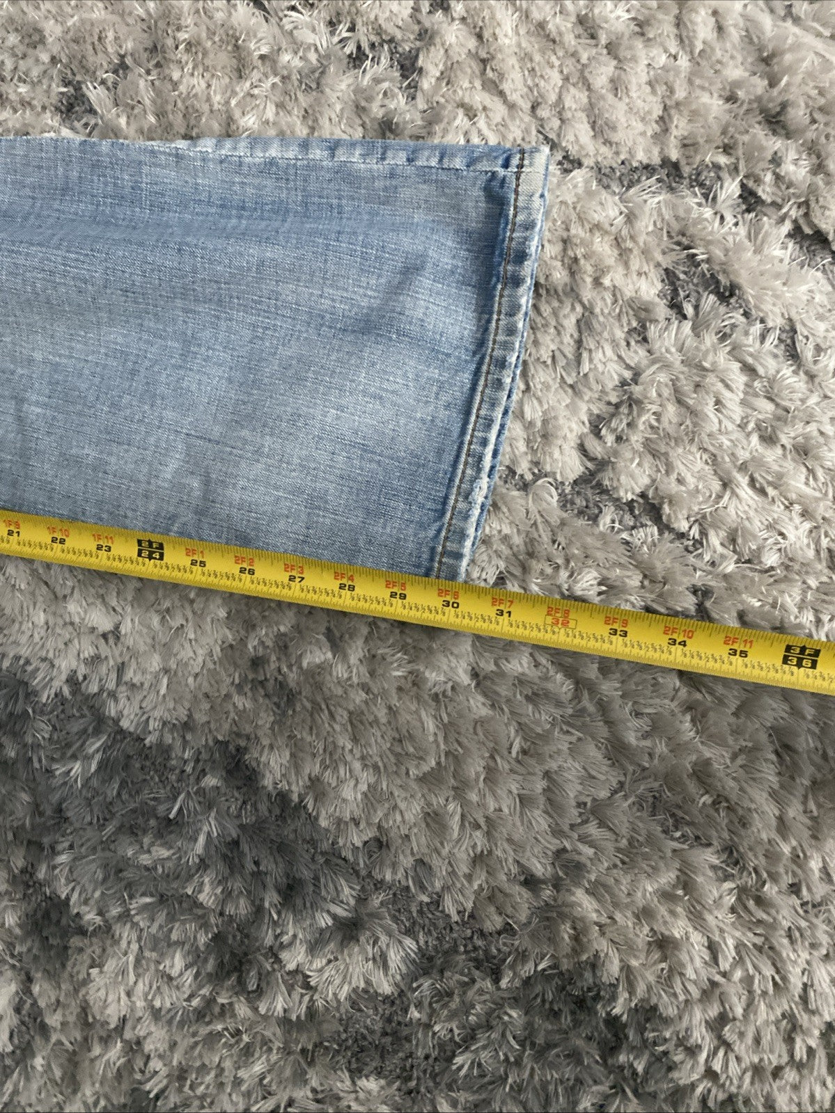 American Eagle Outfitters Women's Size 8 Distressed Jeans. Nice.
