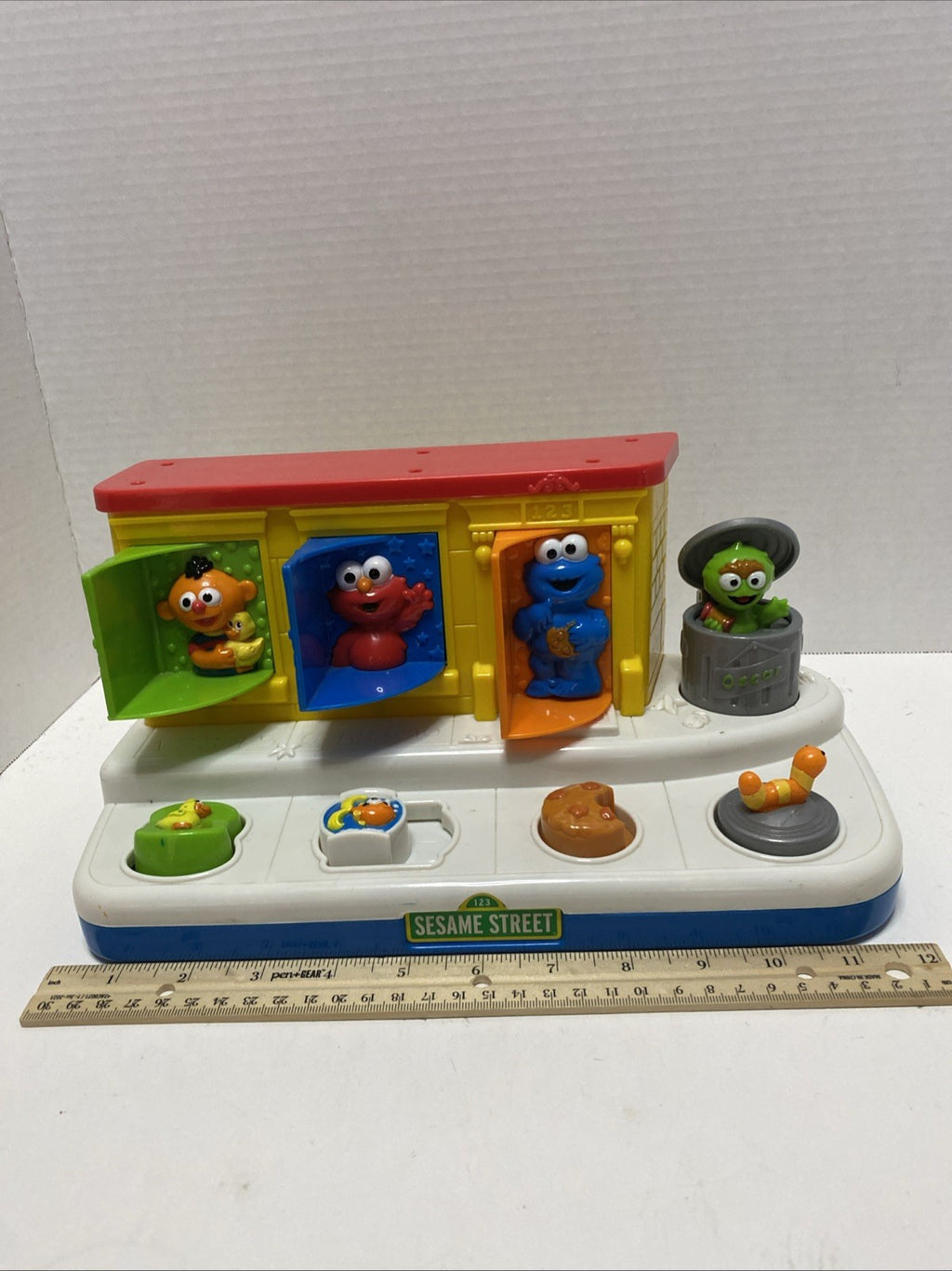 Vintage 2004 Sesame Street Pop Up Pals Singing Musical Ernie Elmo Oscar WORKS
