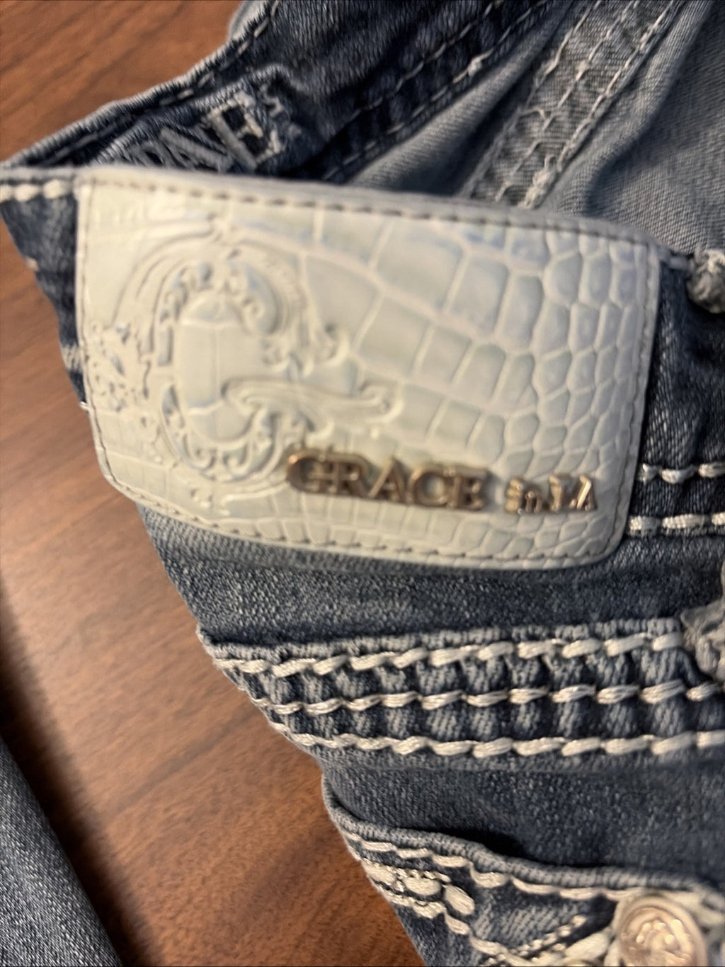 Grace In LA Women’s Distressed Denim Jeans Size 25