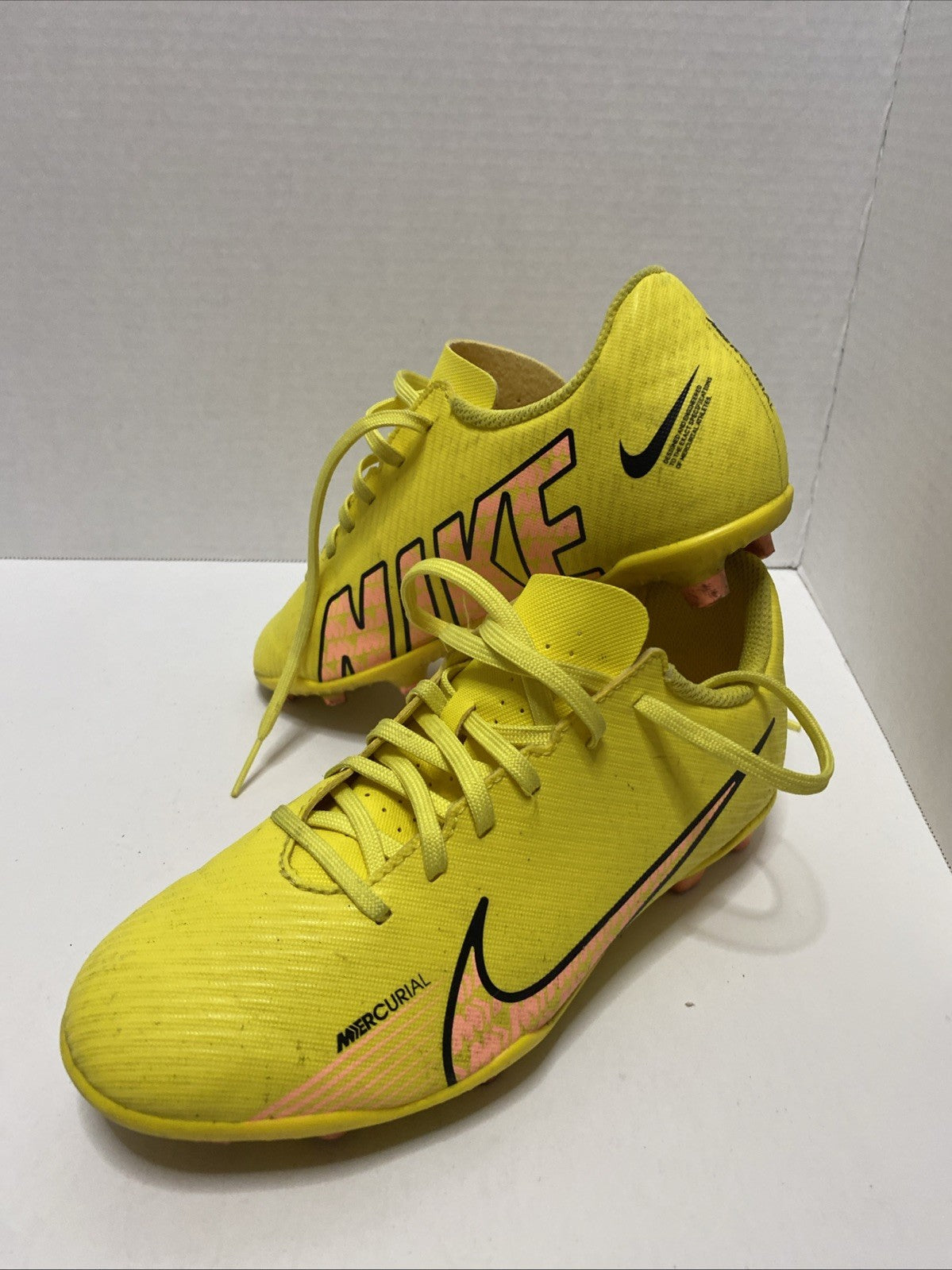 Nike Mercurial Vapor 15 Club MG 'Lucent Pack' Soccer Cleats Size 3.5 Y