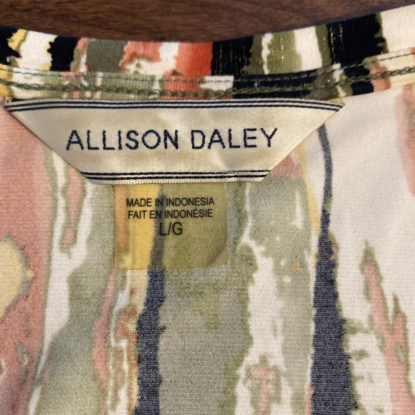 Alison Daly women’s large top multicolored three-quarter sleeved V-neck