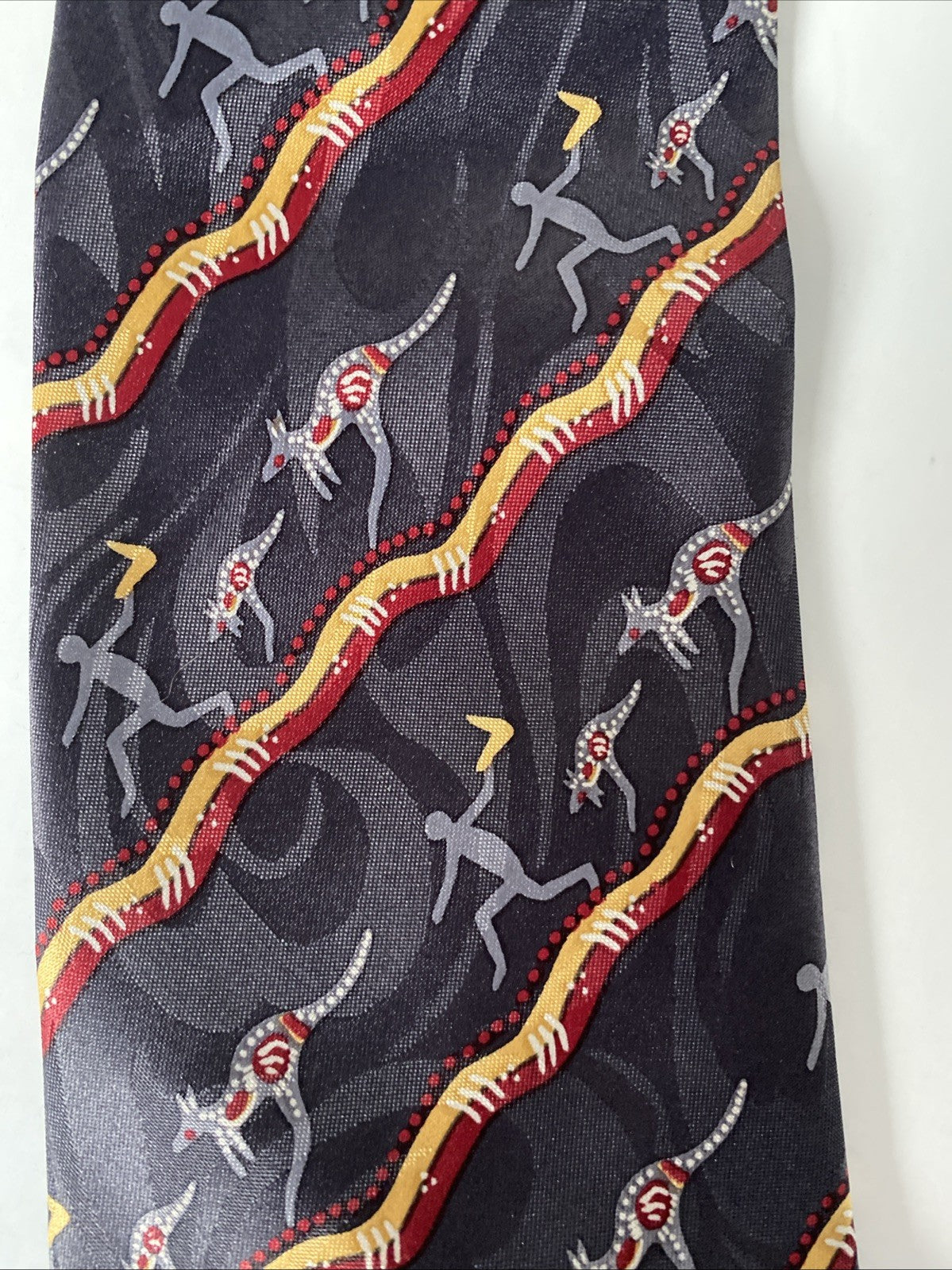 OUTSTATIONS TIE JEANETTE TIMBERY AUSTRALIAN ABORIGINAL ARTIST ART KANGAROO