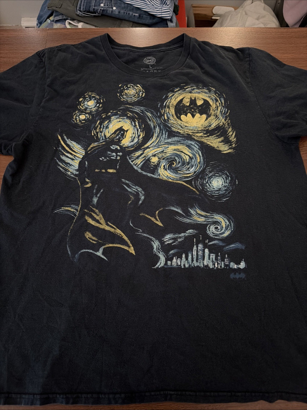 Batman Gotham City T-Shirt Mens L Black Bat Signal Van Gogh Starry Night Style