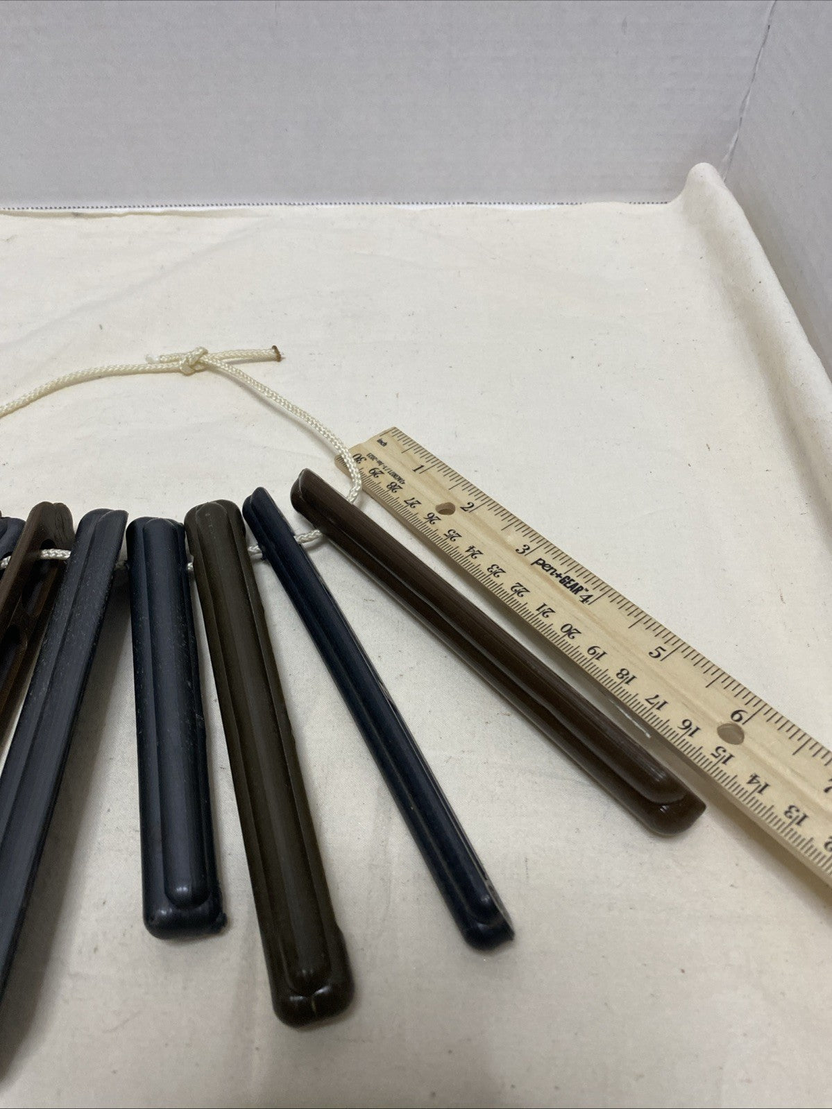 Primos Rattle Sticks  8 Sticks 4 Black 4 Brown