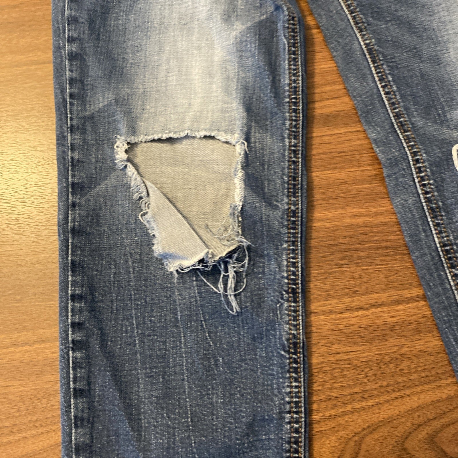 Old Navy Boyfriend Skinny Blue Jeans Women’s Sz 4 Distressed 