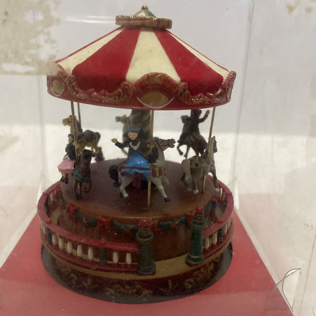 Mr Christmas 2009 Musical Carousel Miniature Plays “God Rest Ye Merry Gentlemen”