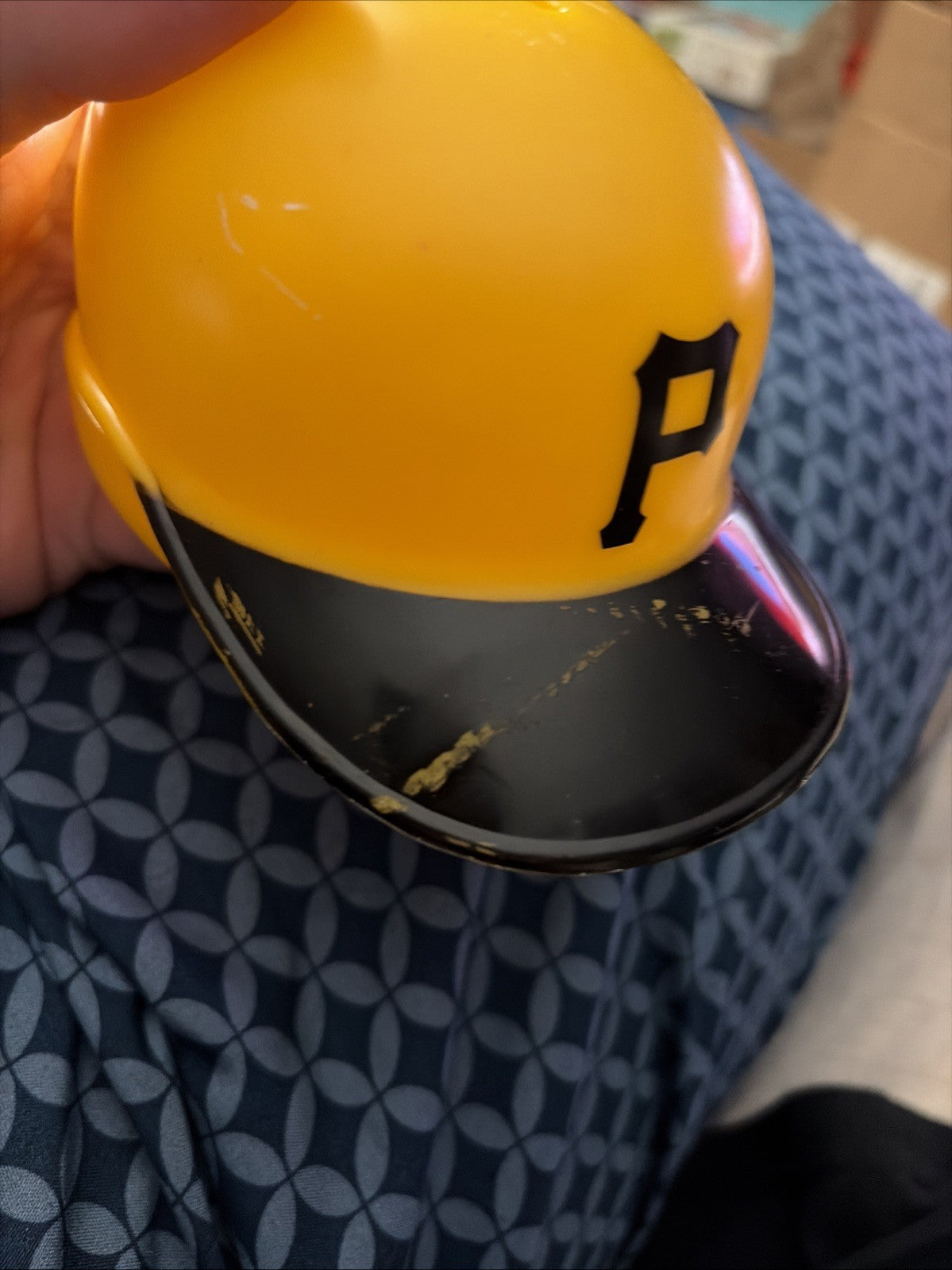 VTG Retro 1970’s PITTSBURGH PIRATES MLB Plastic Helmet Bank w/ Stopper on Bottom