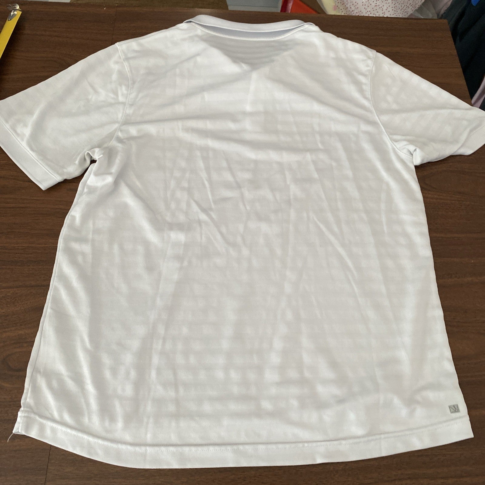 Wilson Bela men’s medium golf shirt white short sleeves Free Ship