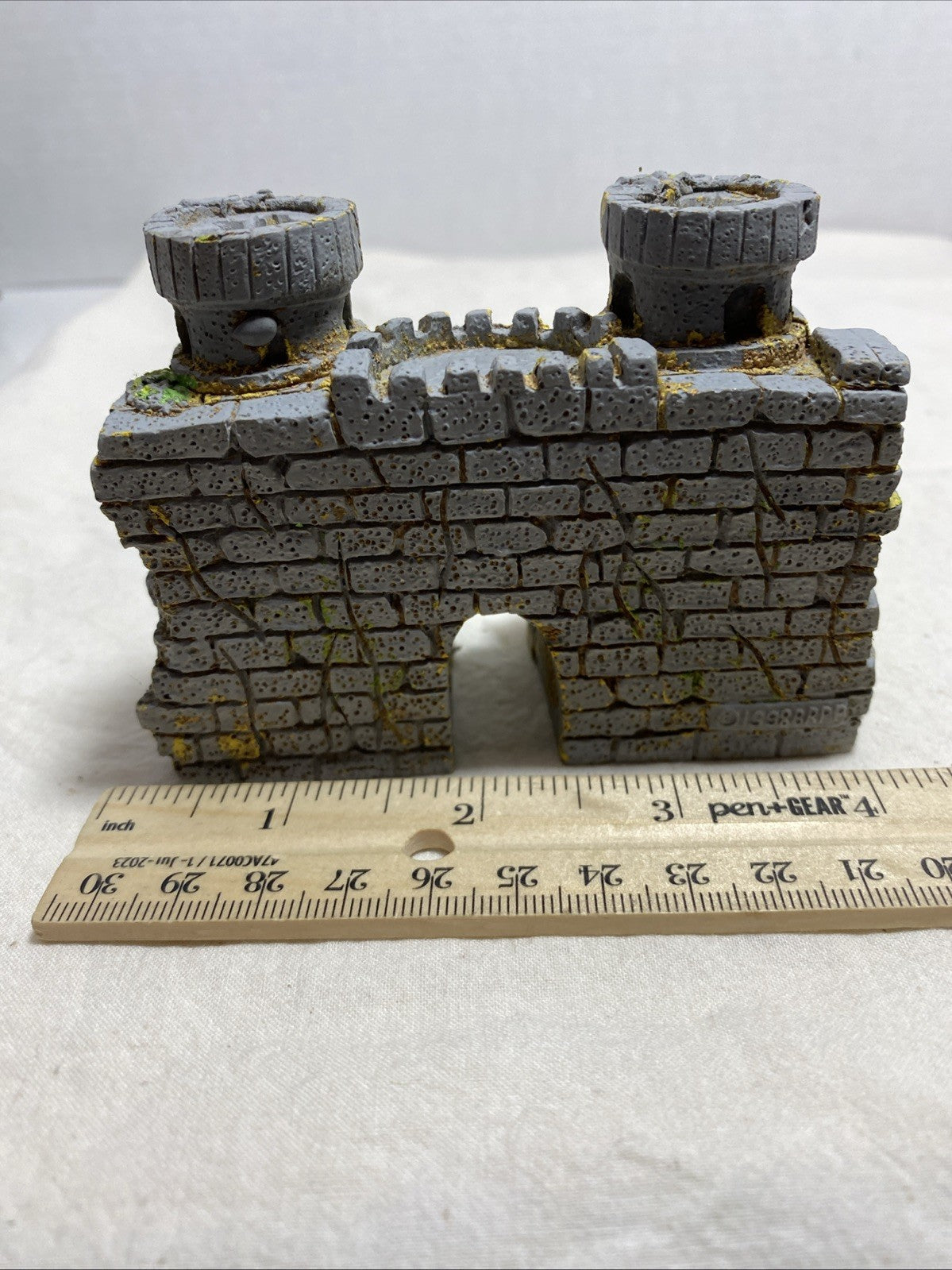 Gargoyle Castle Fish Tank Aquarium Decoration Resin Artificial Cave Rock