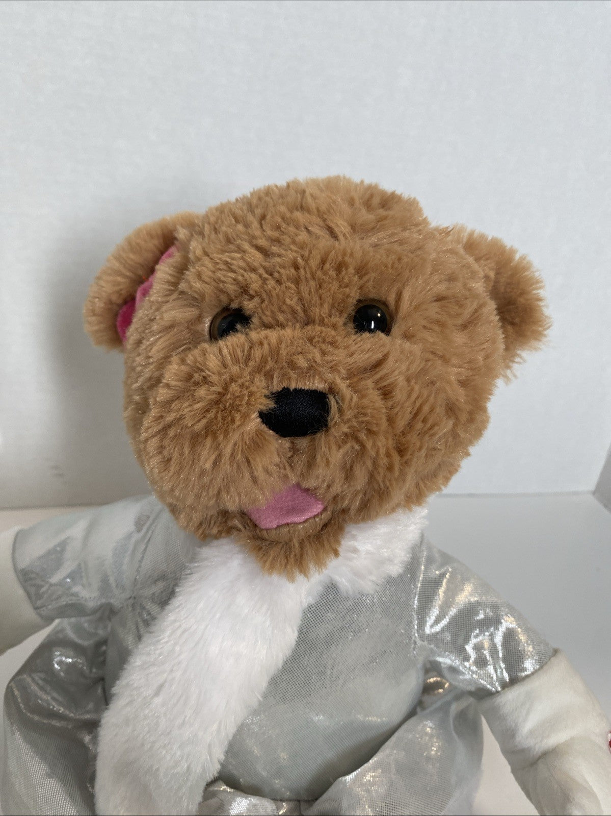 Giggles International Holiday Ice Skater Plush Bear Plays "Winter Wonderland"