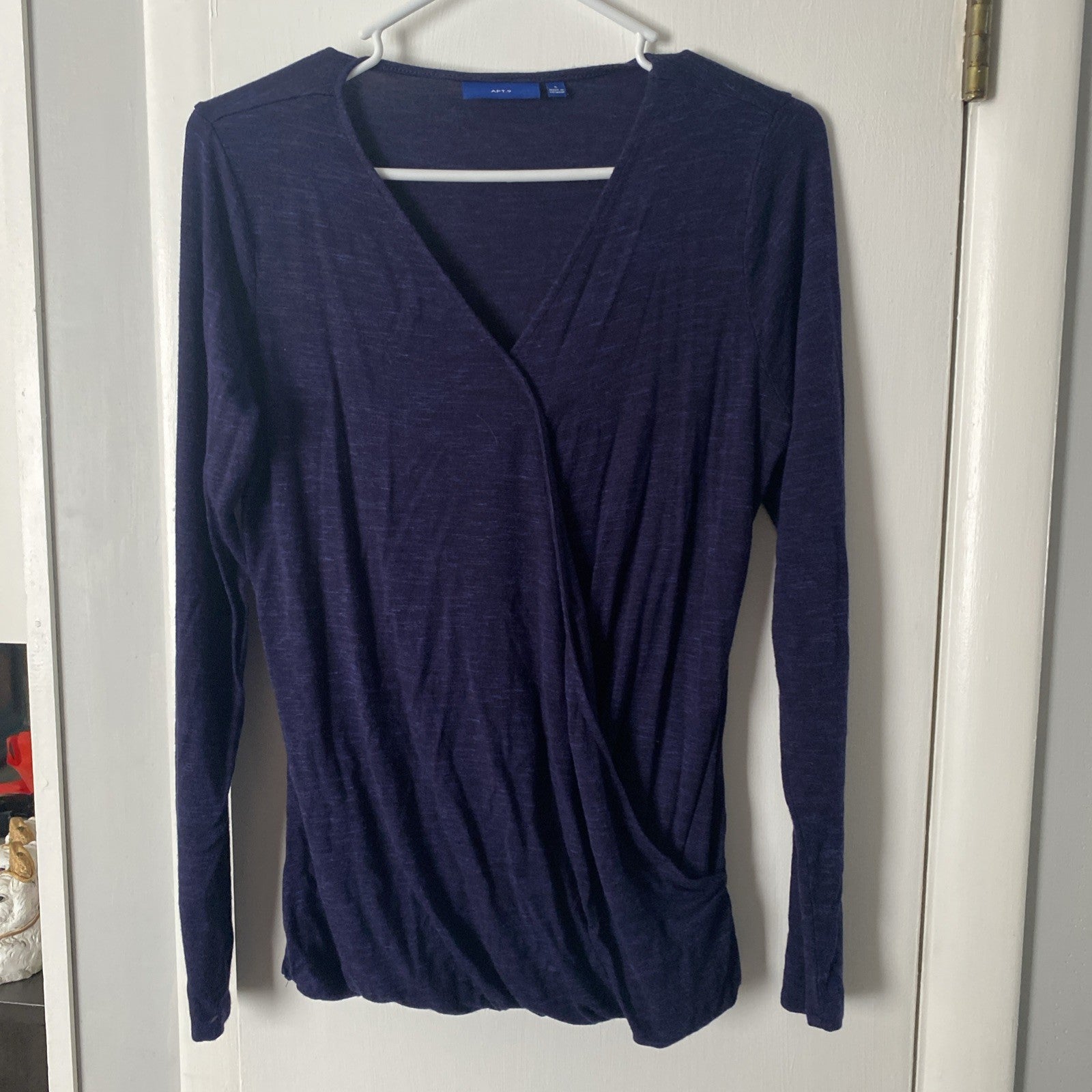 APT 9 size small women’s top long sleeve dark blue F-002