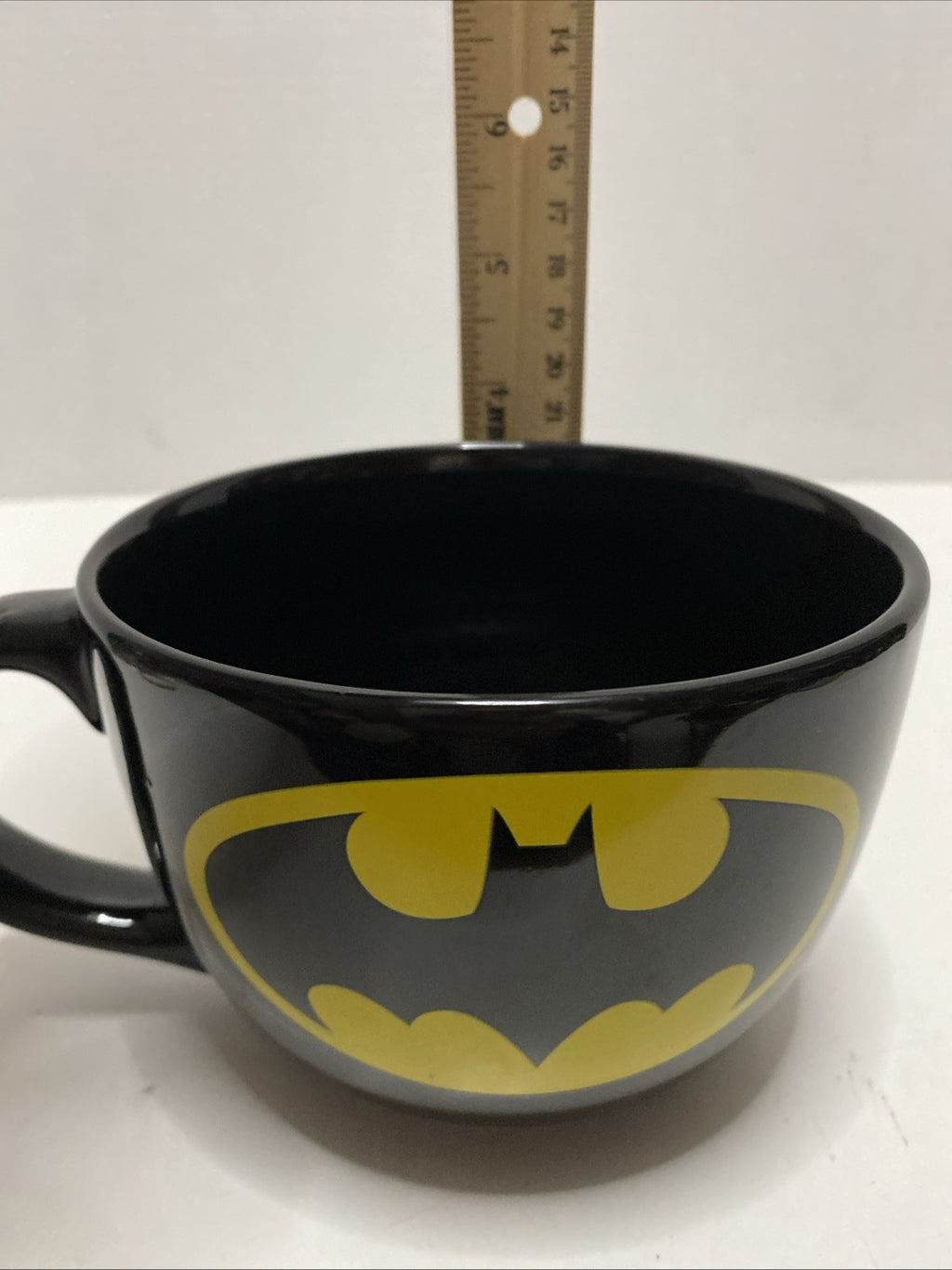 Batman Very Large Cup Coffee Soup 24 ounces Black Yellow Ceramic DC Comics 