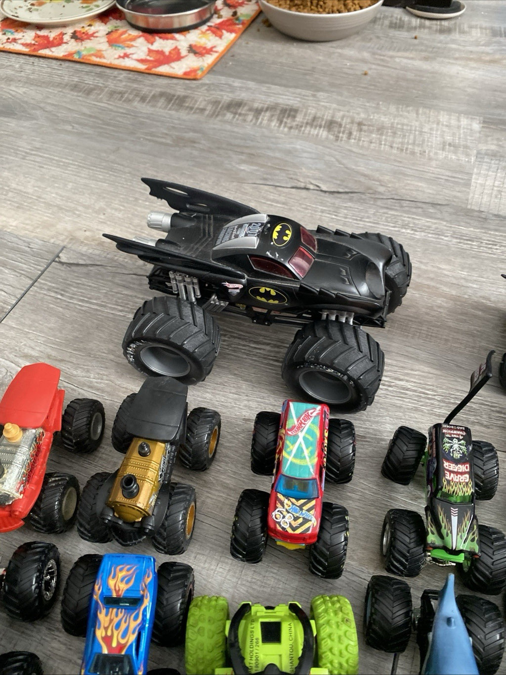 Hot Wheels 1:64 Monster Jam 4x4 Trucks - 37 Cars Batman, Grave Digger, And More