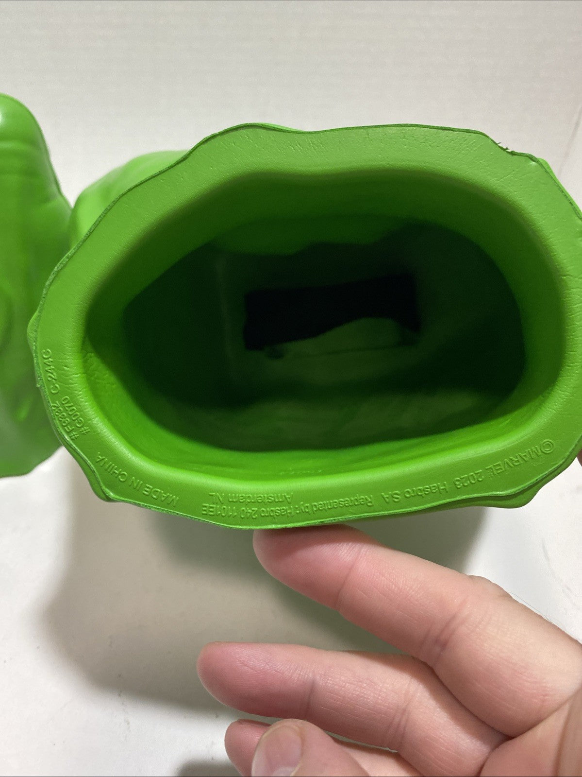 Avengers The Incredible HULK SMASH FISTS Hasbro Marvel 2023 Foam Hands