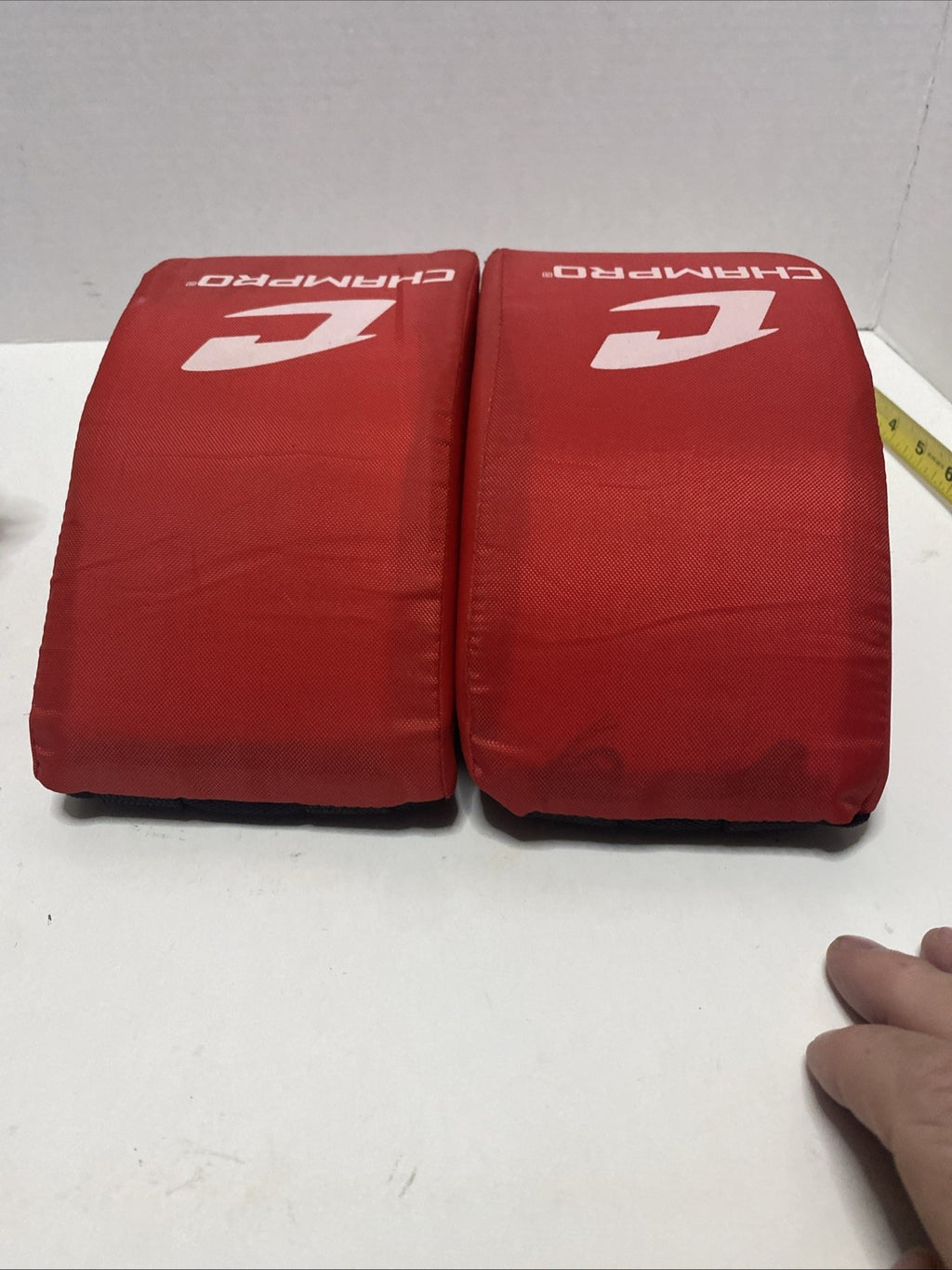 Youth Catchers Knee Support Scarlet