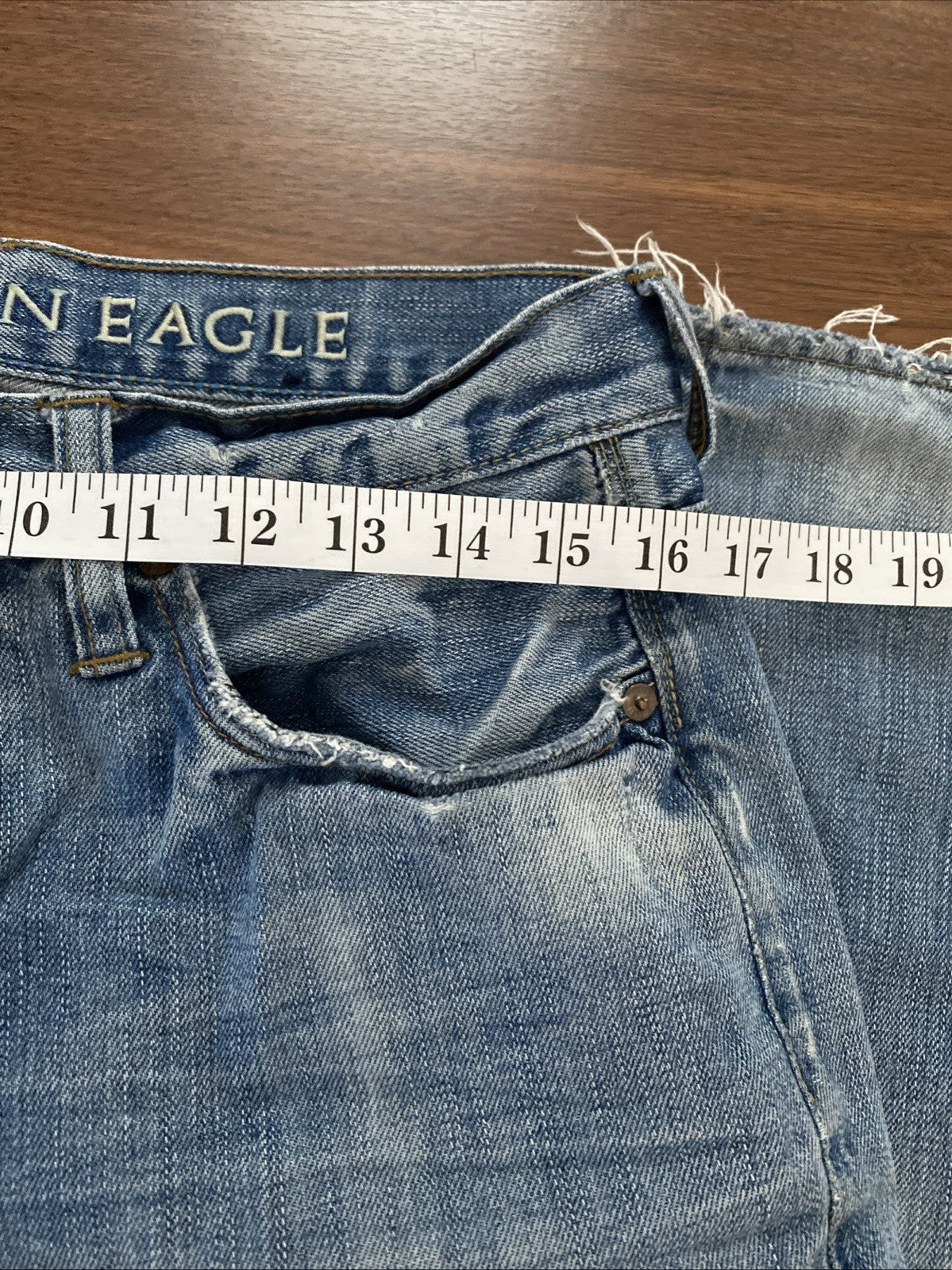 AMERICAN EAGLE Men’s Airflex + Skinny 30x32  Distressed Destroyed Denim  Jeans
