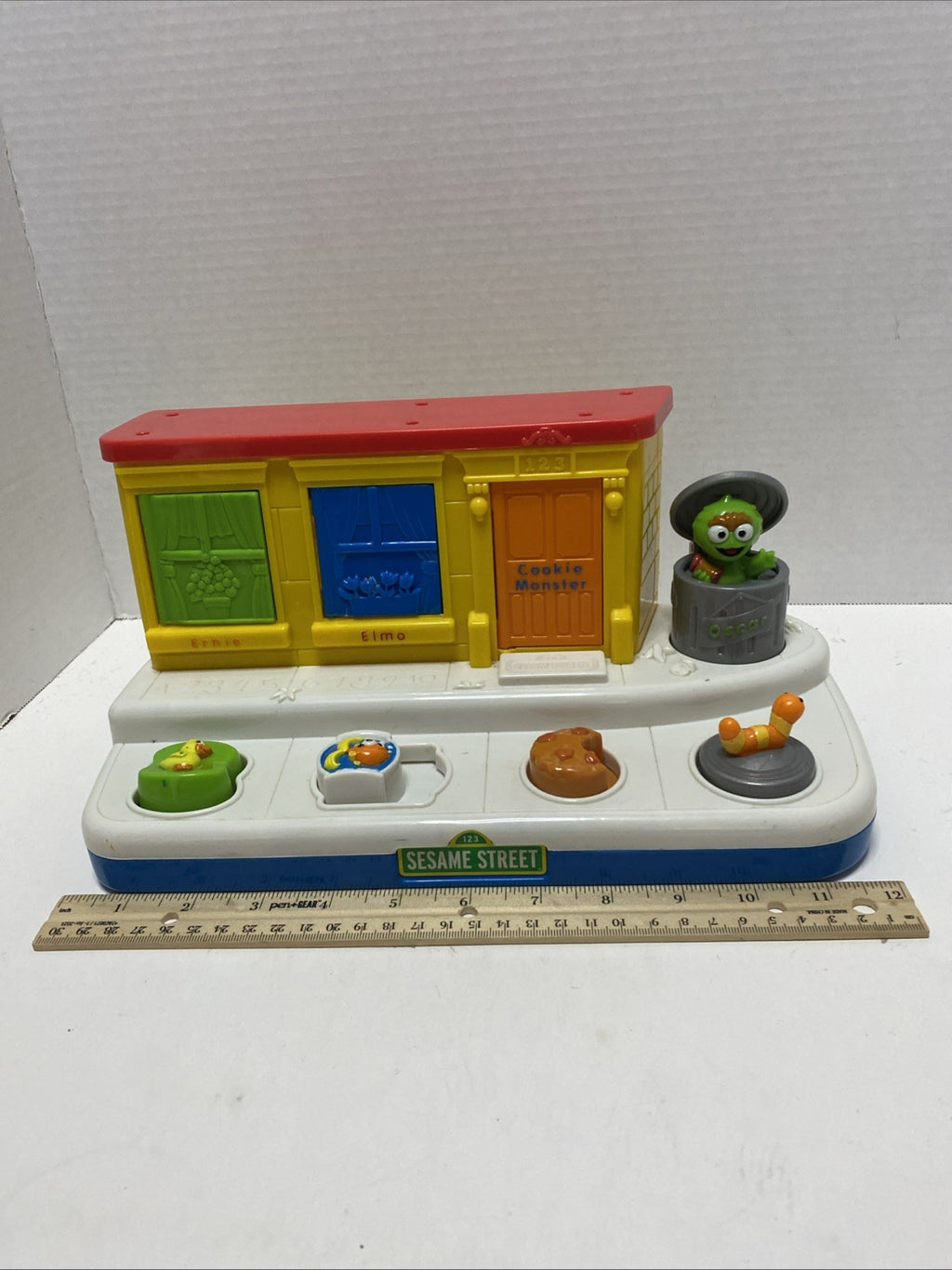 Vintage 2004 Sesame Street Pop Up Pals Singing Musical Ernie Elmo Oscar WORKS