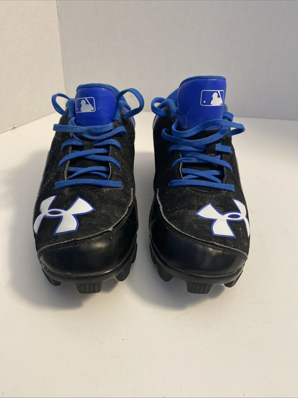 Under Armour Kid’s Baseball Cleats Size 4.5y Black/blue MLB Logo