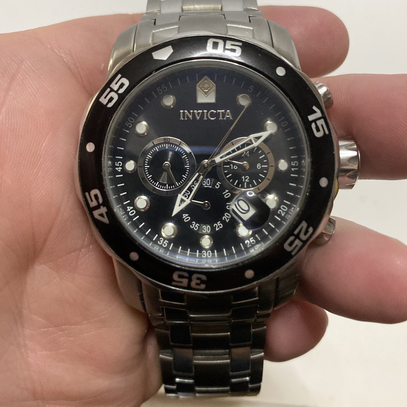 Invicta Pro Diver Men's Watch Model No. 0069. New Battery, No Box.