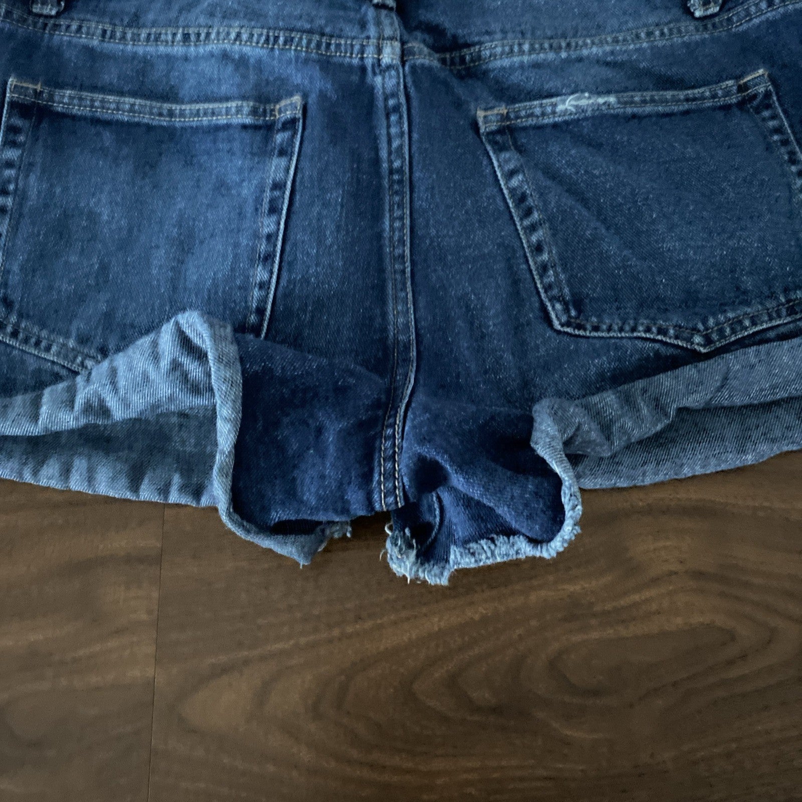 Time in true women’s high-rise shorts size 18 distressed