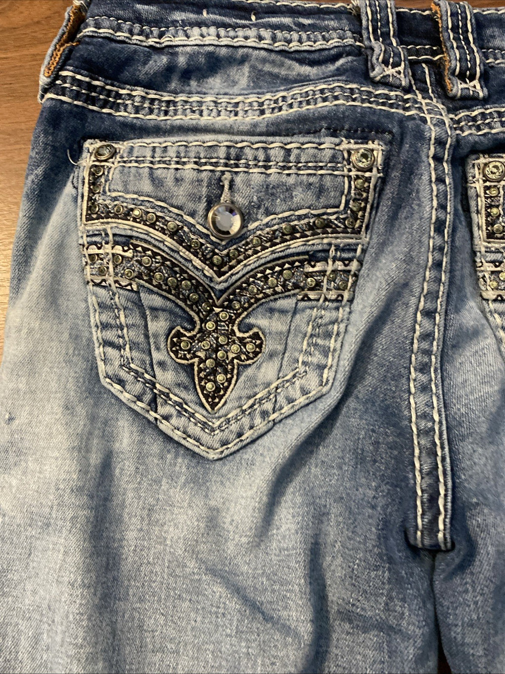 rock revival jeans womens 28x32 bootcut Mid-rise Yanka