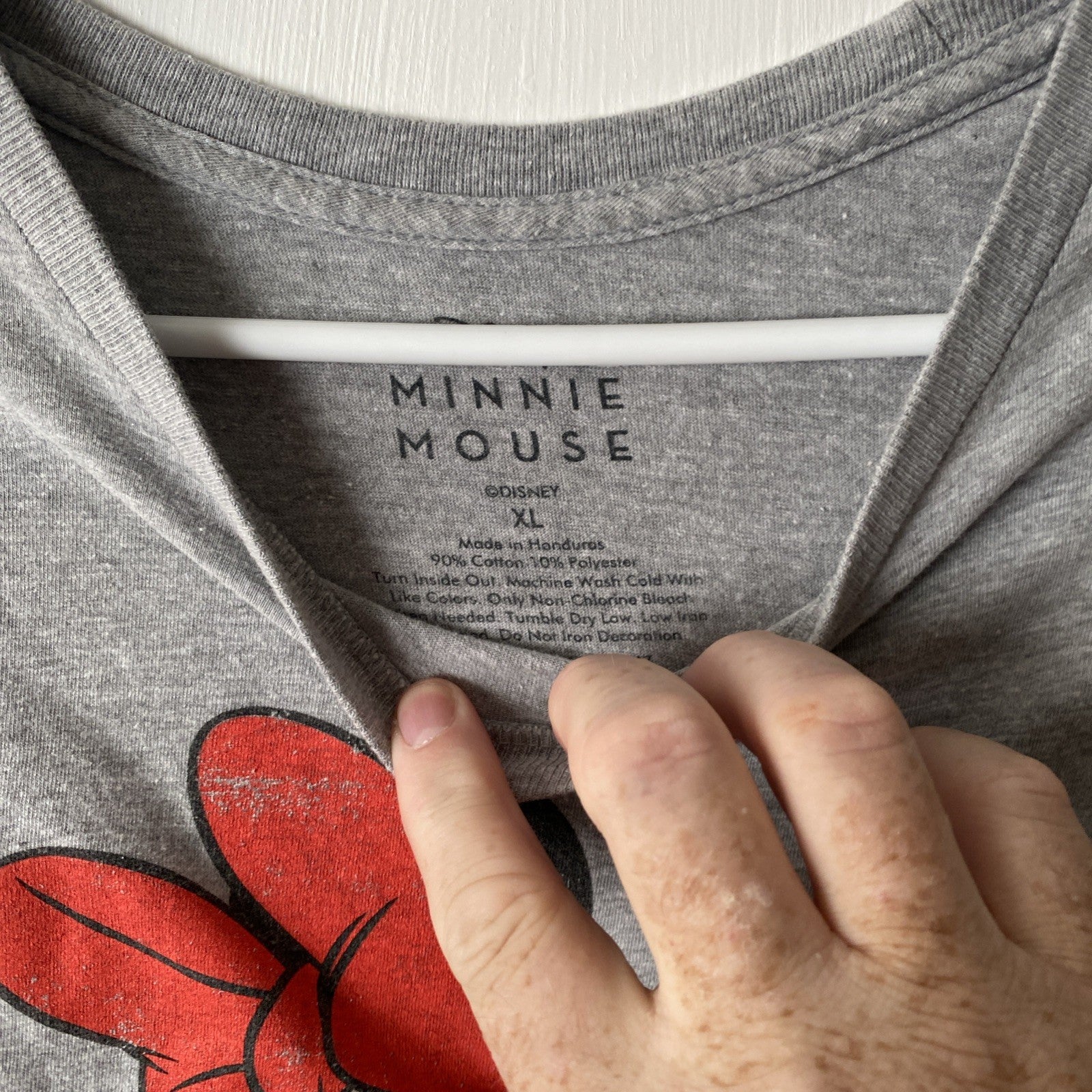 Minnie mouse gray short sleeve shirt extr￼ large Disney