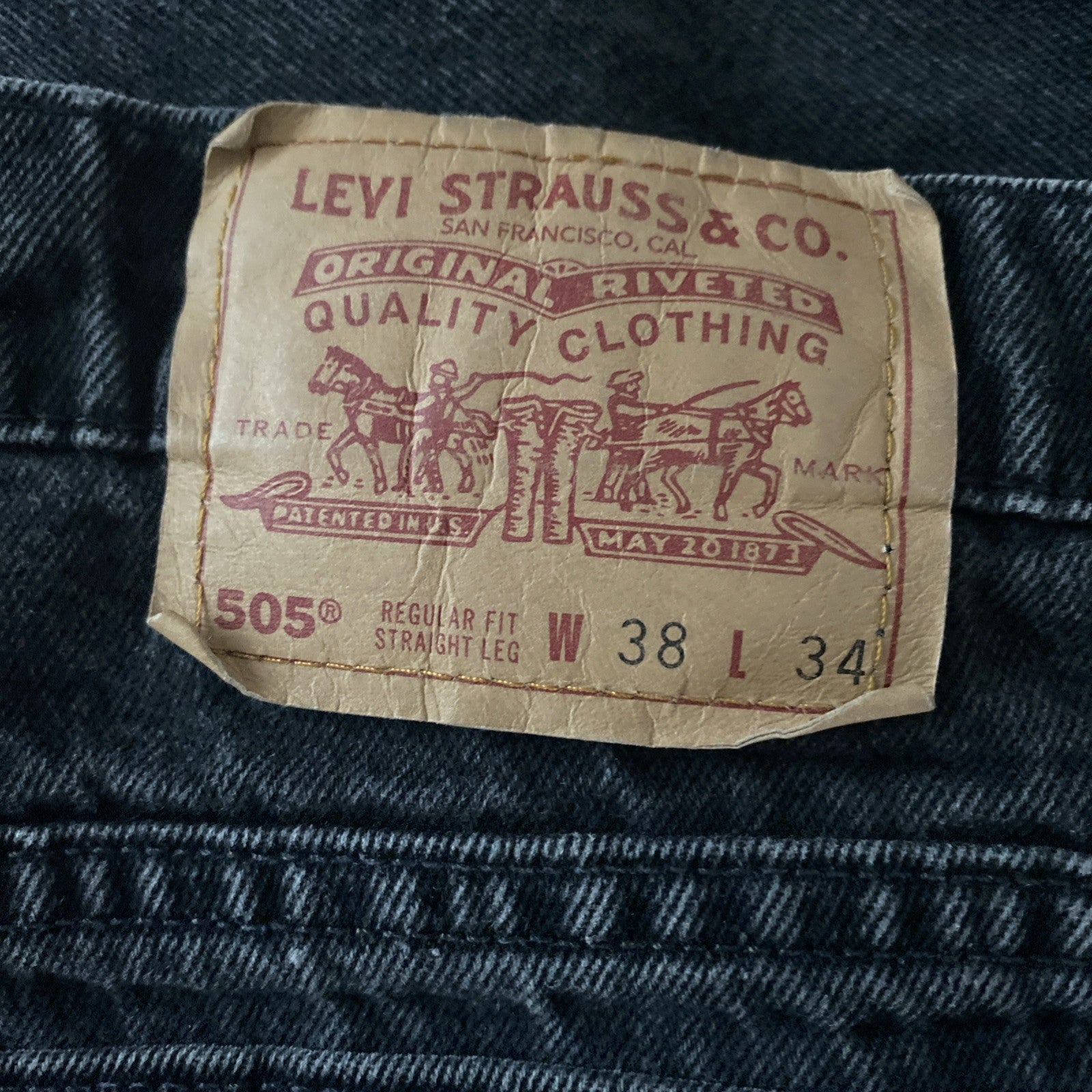 Levi jeans 38X 34 black denim jeans