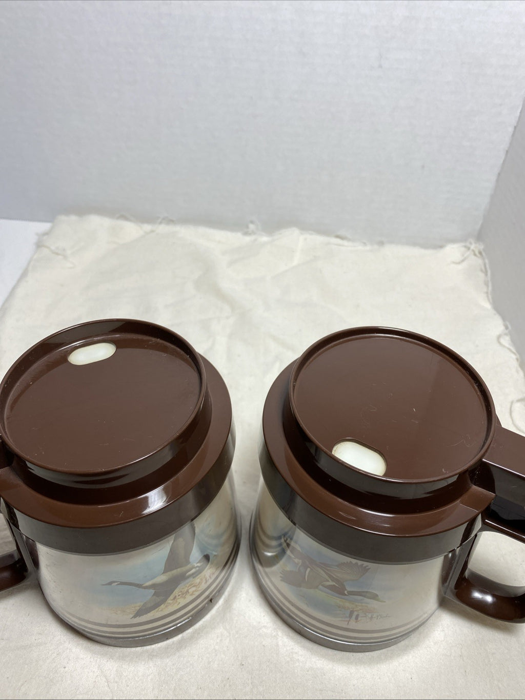 2 Vintage Thermo Serv Les Kouba Canadian Goose & Mallard Duck Spill Proof Mugs