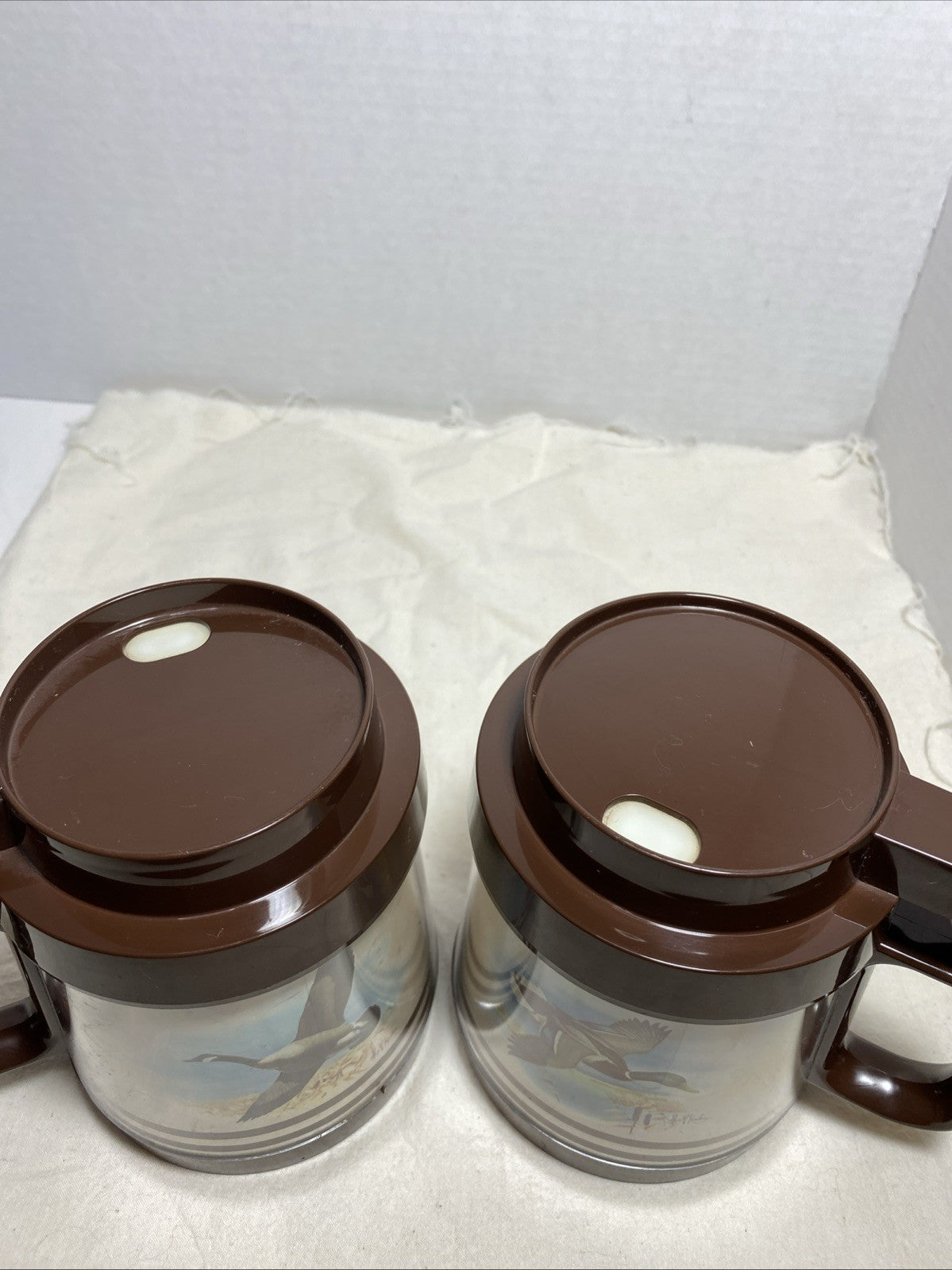 2 Vintage Thermo Serv Les Kouba Canadian Goose & Mallard Duck Spill Proof Mugs
