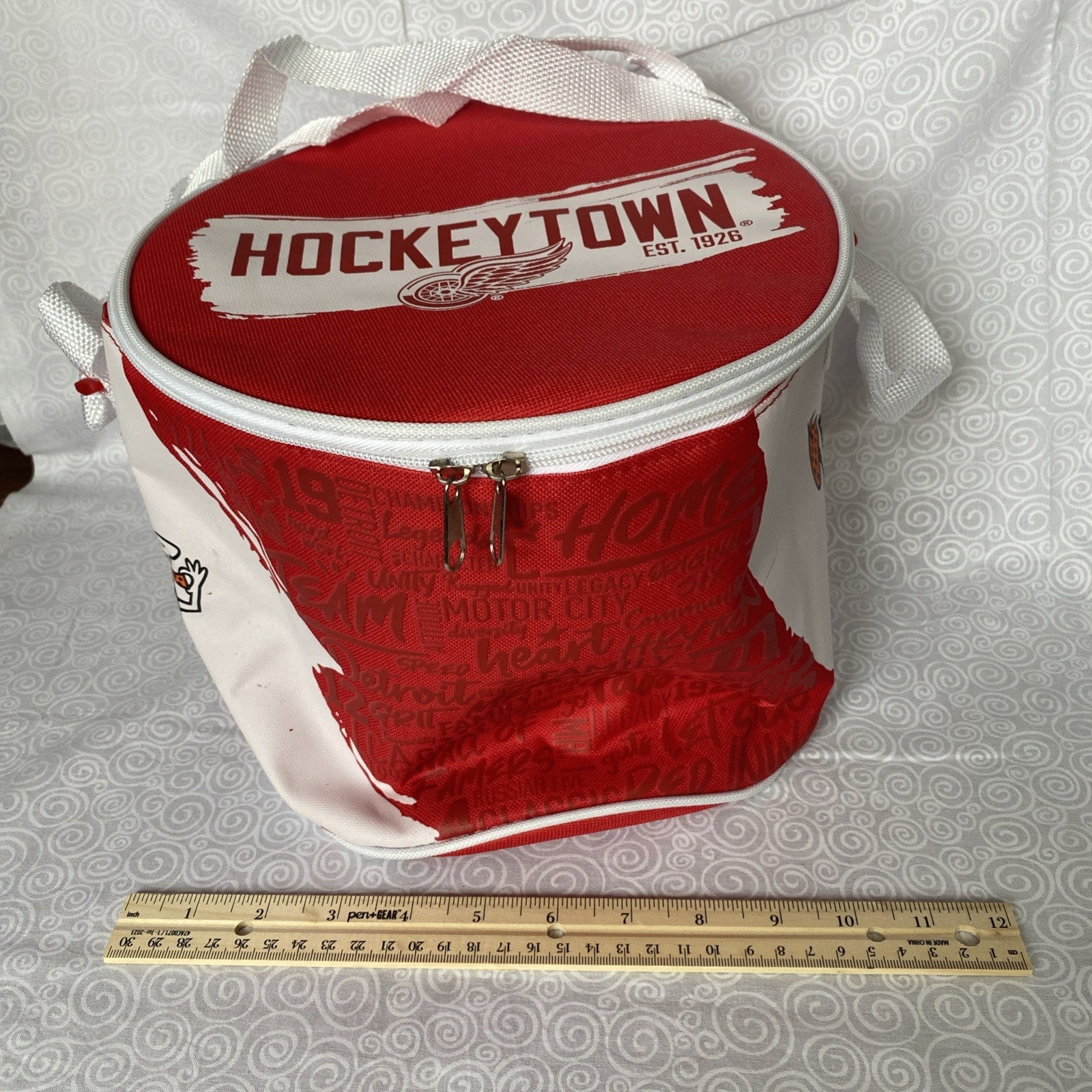 HOCKEYTOWN LITTLE CAESARS DETROIT RED WINGS INSULATED COOLER CARRY BAG ZIPPERED